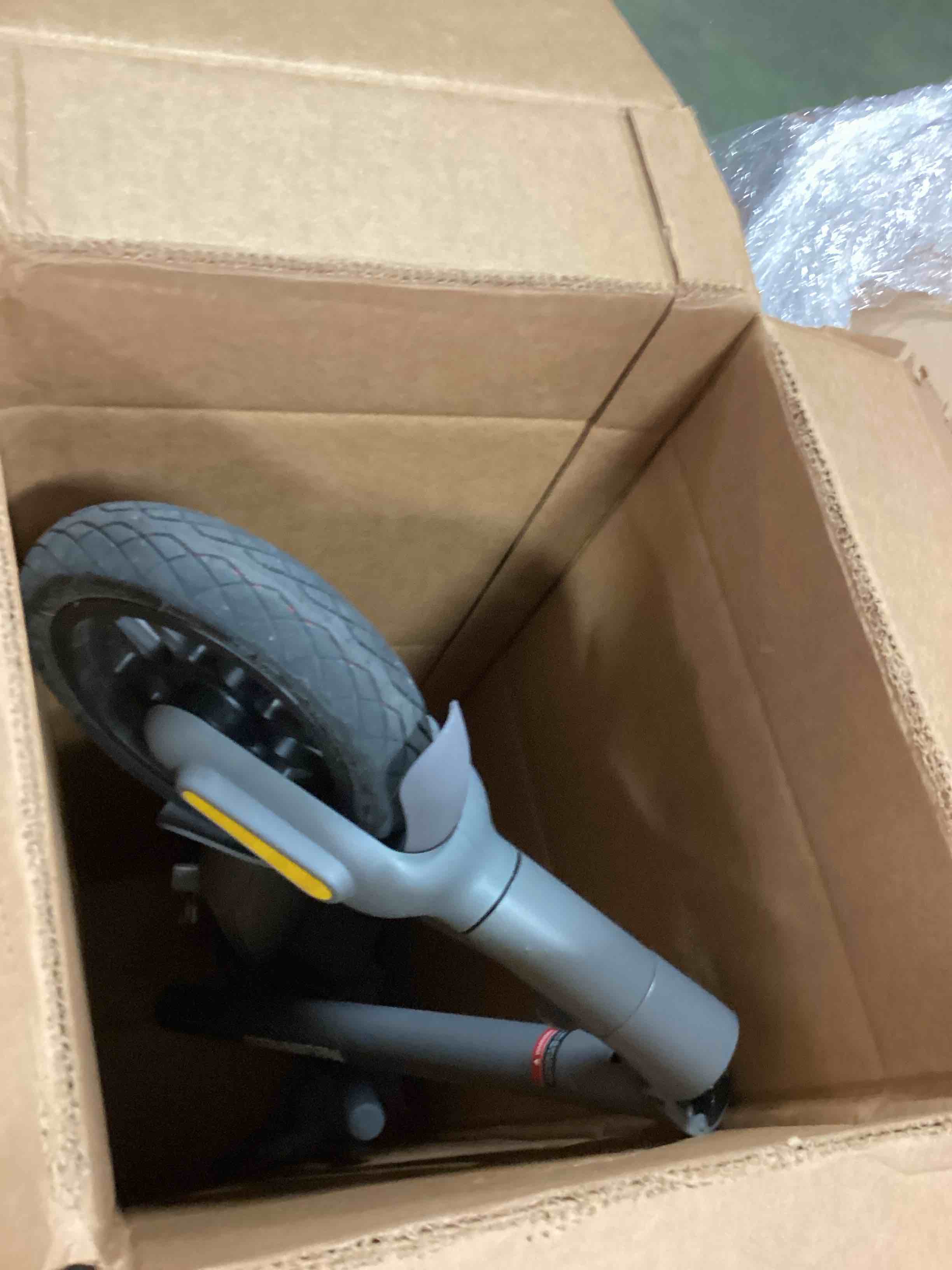 https://s3.amazonaws.com/lotting-images-prod/bidfta/YEL5942702_1710420106160.jpeg