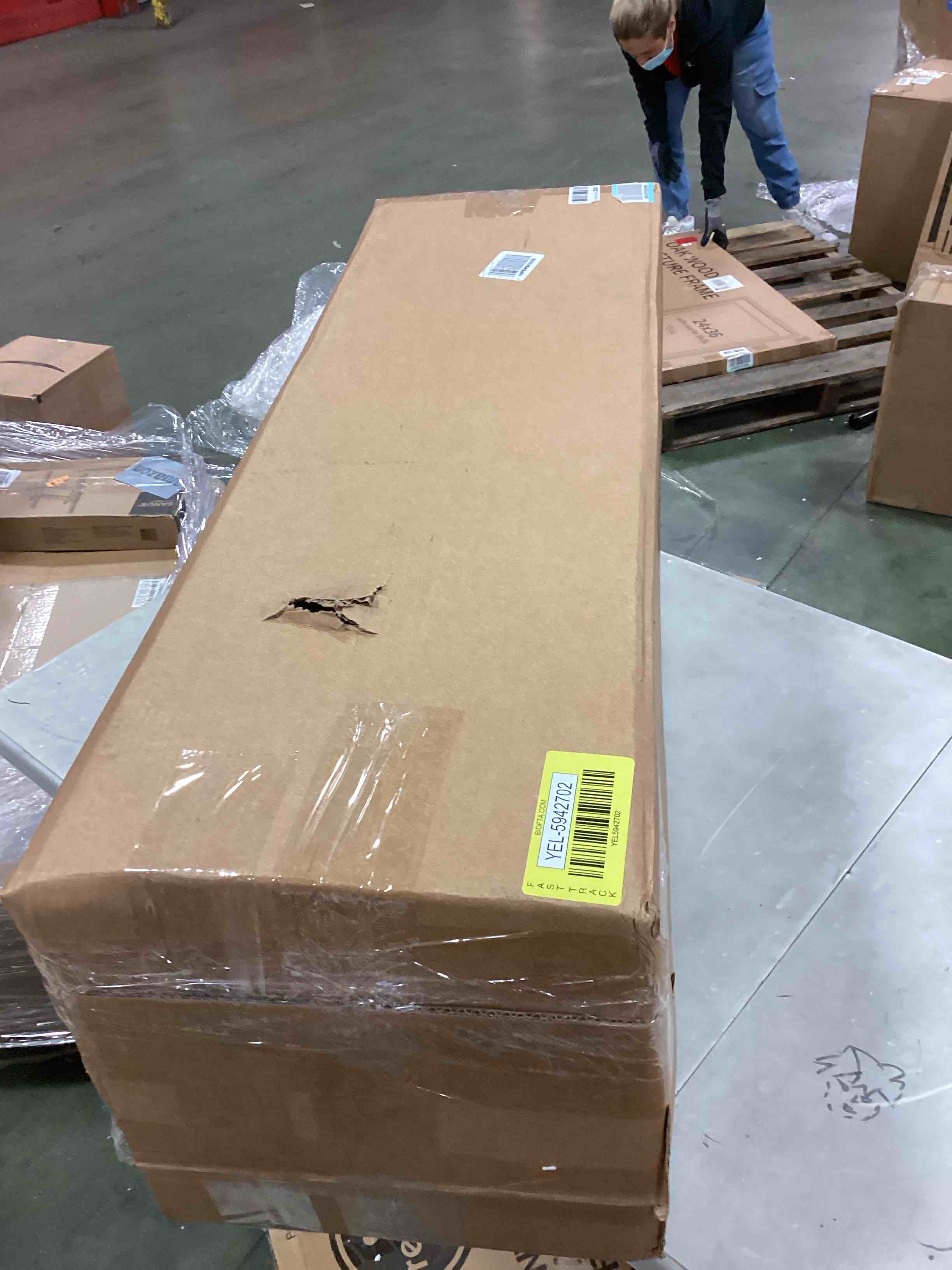 https://s3.amazonaws.com/lotting-images-prod/bidfta/YEL5942702_1710420150534.jpeg