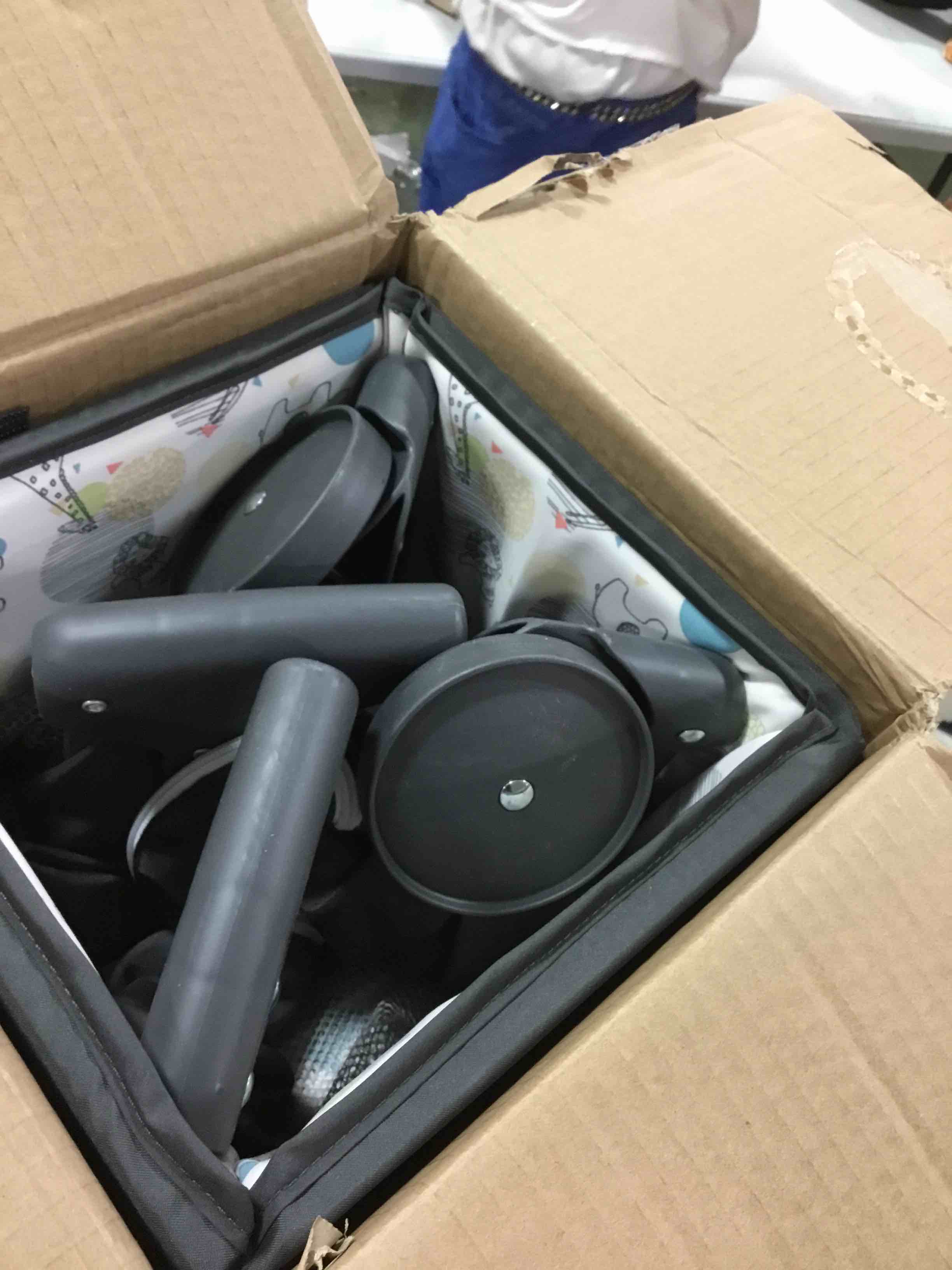 https://s3.amazonaws.com/lotting-images-prod/bidfta/YEL5942924_1710784116938.jpeg