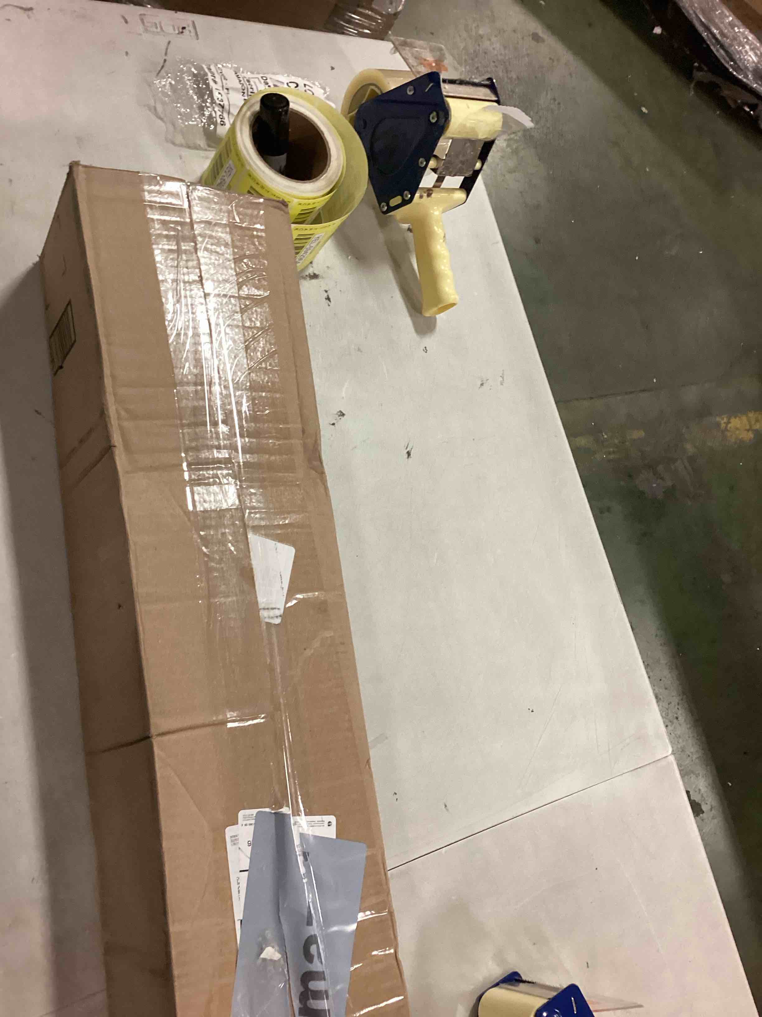 https://s3.amazonaws.com/lotting-images-prod/bidfta/YEL5942962_1710851436647.jpeg