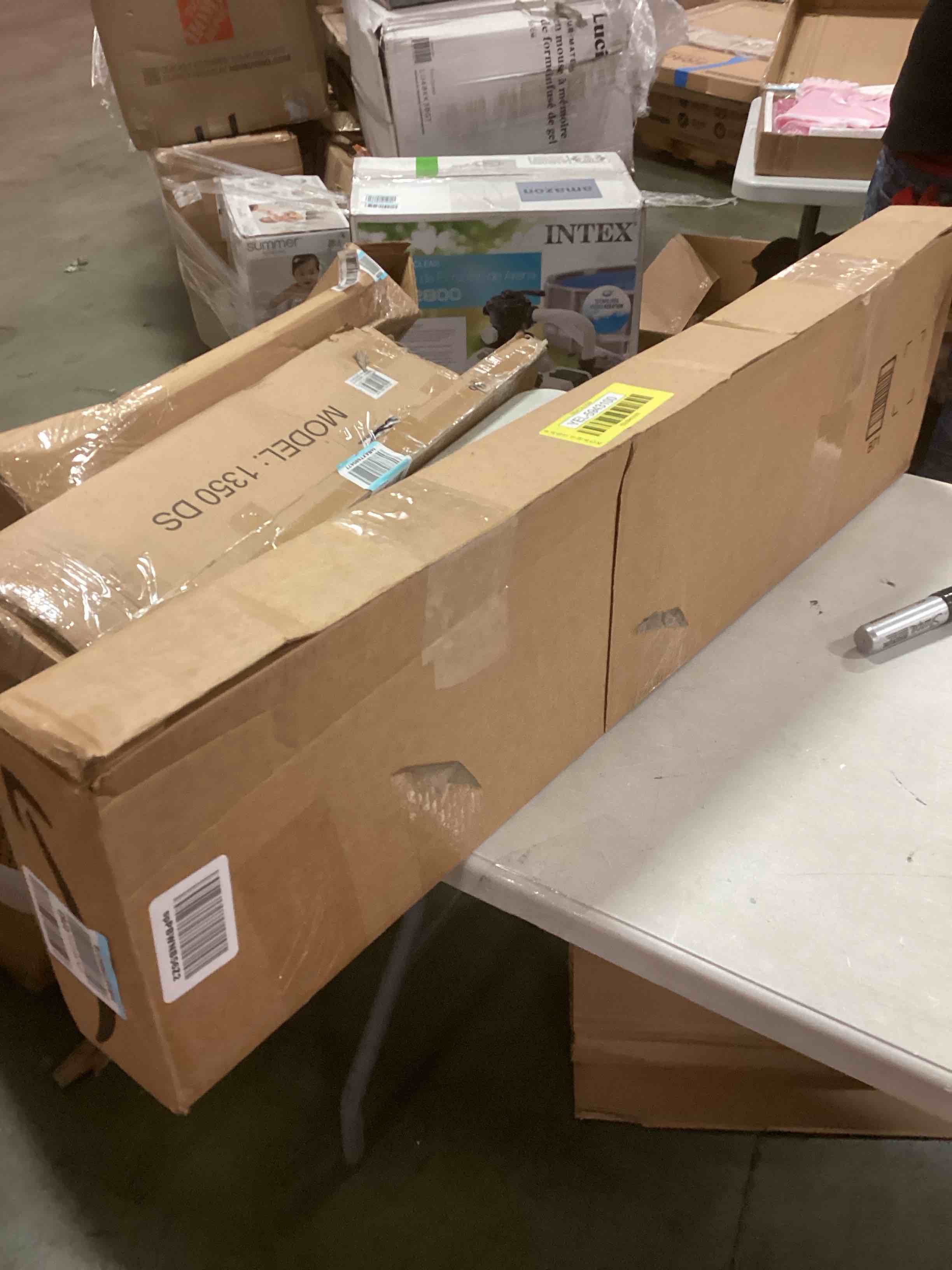 https://s3.amazonaws.com/lotting-images-prod/bidfta/YEL5943100_1711109443560.jpeg
