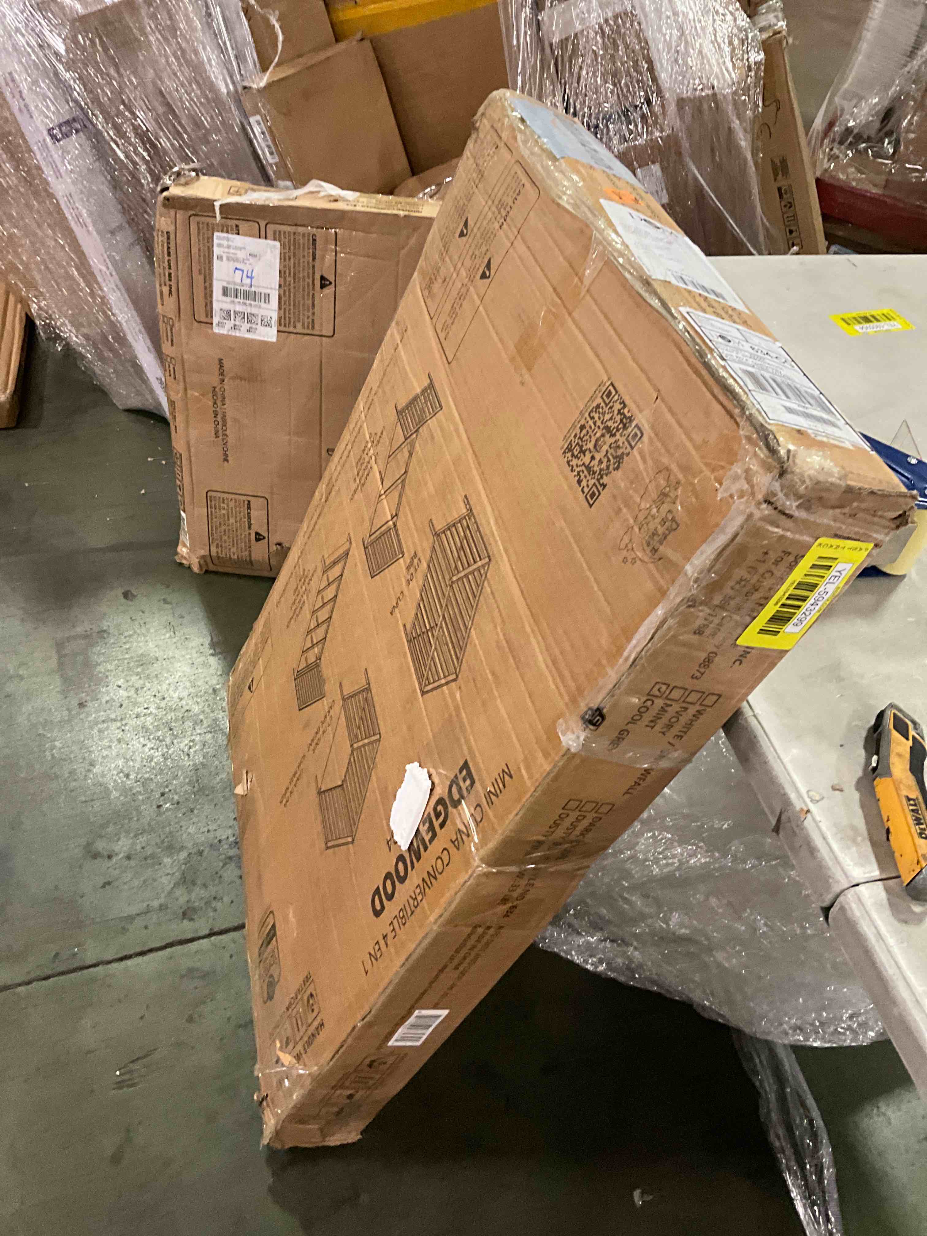 https://s3.amazonaws.com/lotting-images-prod/bidfta/YEL5943299_1711377137487.jpeg