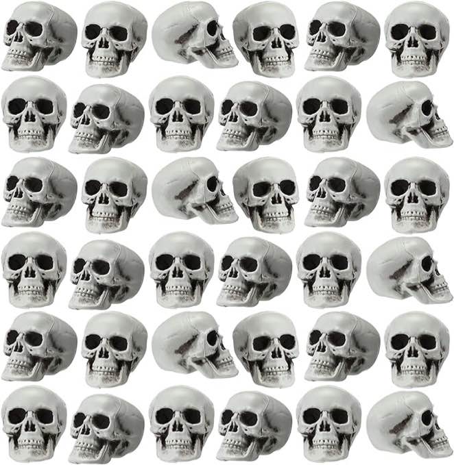 Pasa el mouse encima de la imagen para aplicar zoom VIDEO 50 paquetes de decoraciones de calavera de Halloween de plástico humano, cabeza de calavera humana, mini cabezas de esqueleto de aspecto realista, manualidades para Halloween, bar, hogar, decoración de mesa, suministros de fie