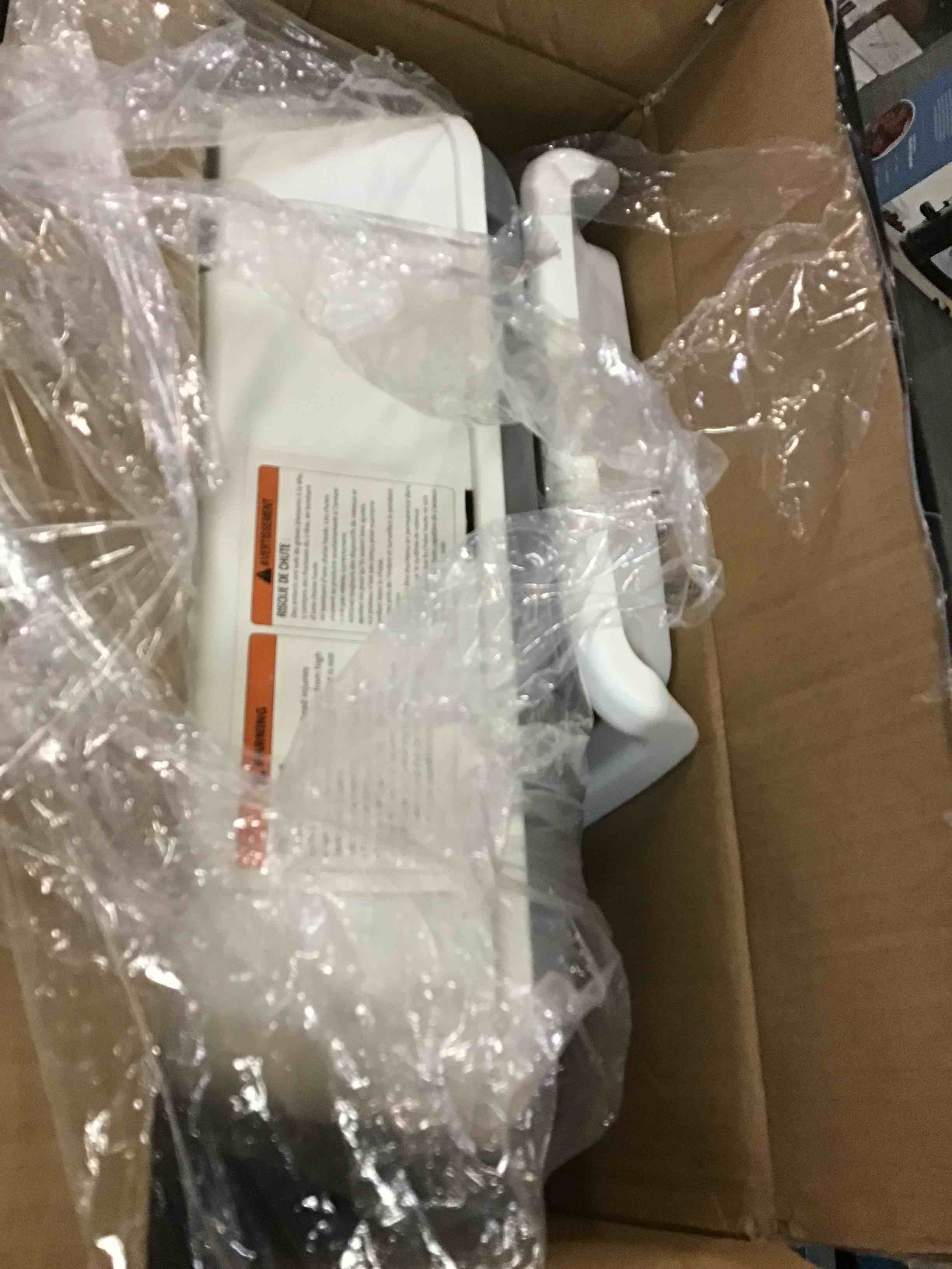 https://s3.amazonaws.com/lotting-images-prod/bidfta/YEL5945342_1709652932877.jpeg