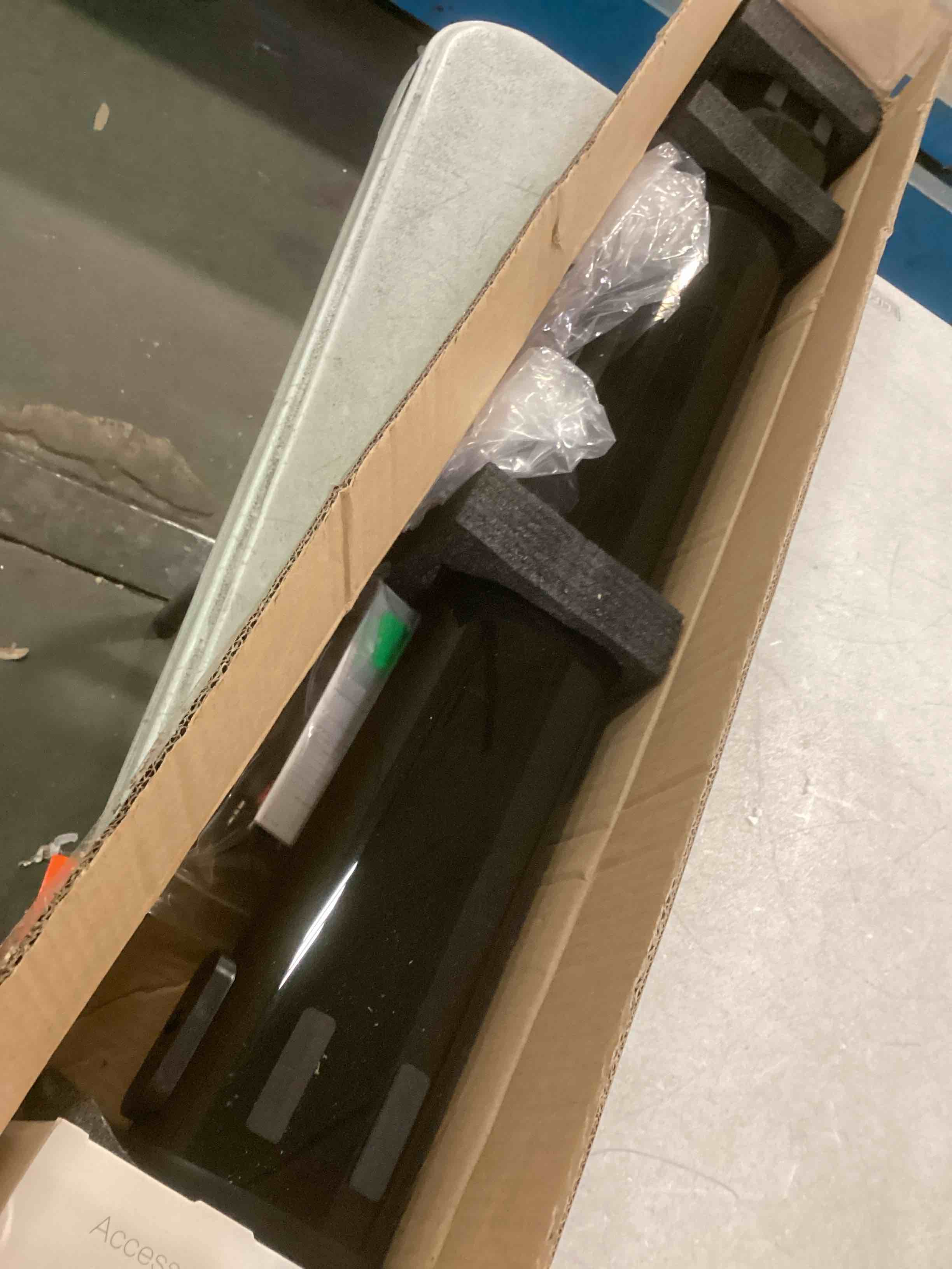 https://s3.amazonaws.com/lotting-images-prod/bidfta/YEL5946953_1709396986079.jpeg