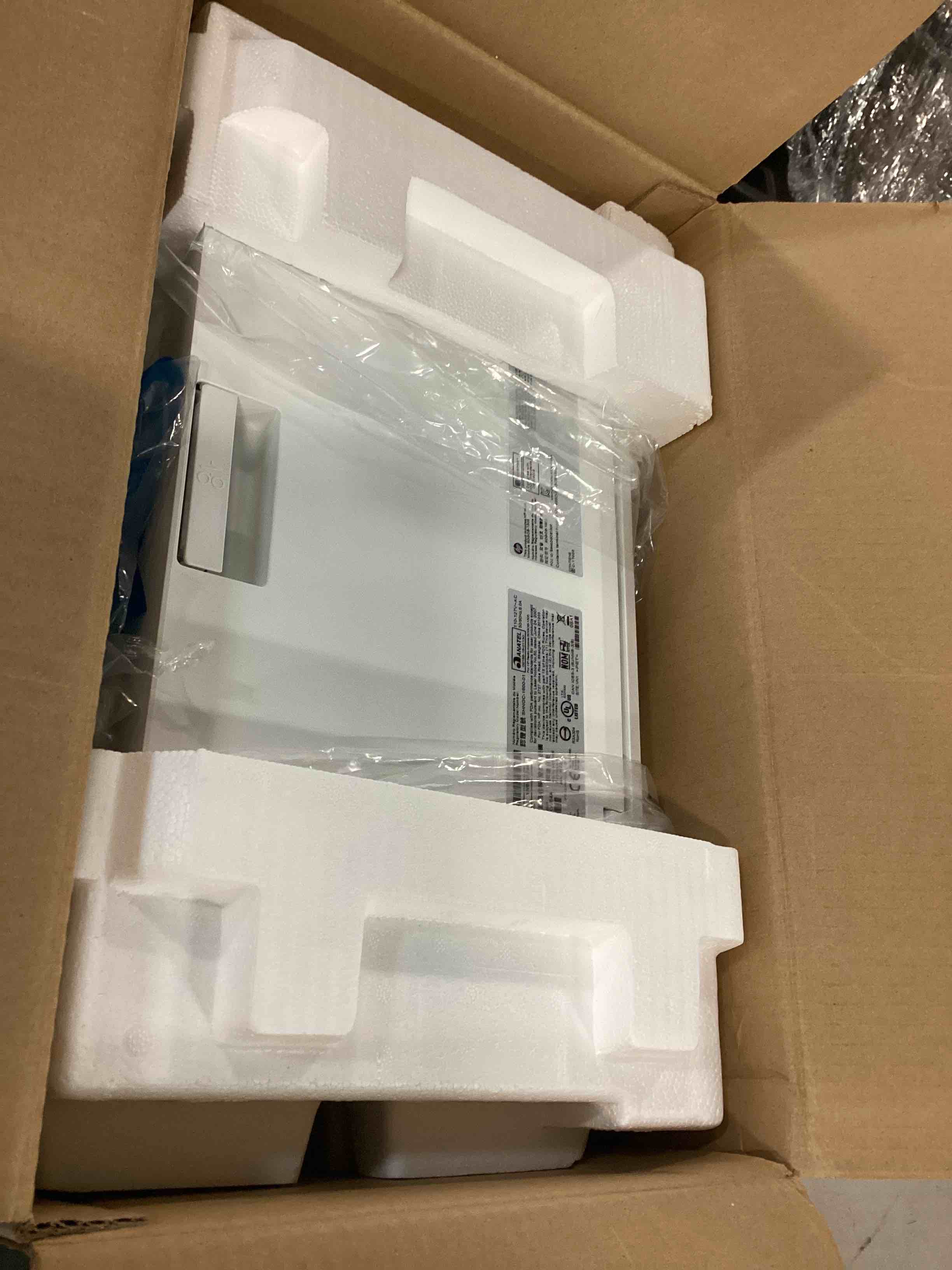 https://s3.amazonaws.com/lotting-images-prod/bidfta/YEL5947389_1709554868770.jpeg