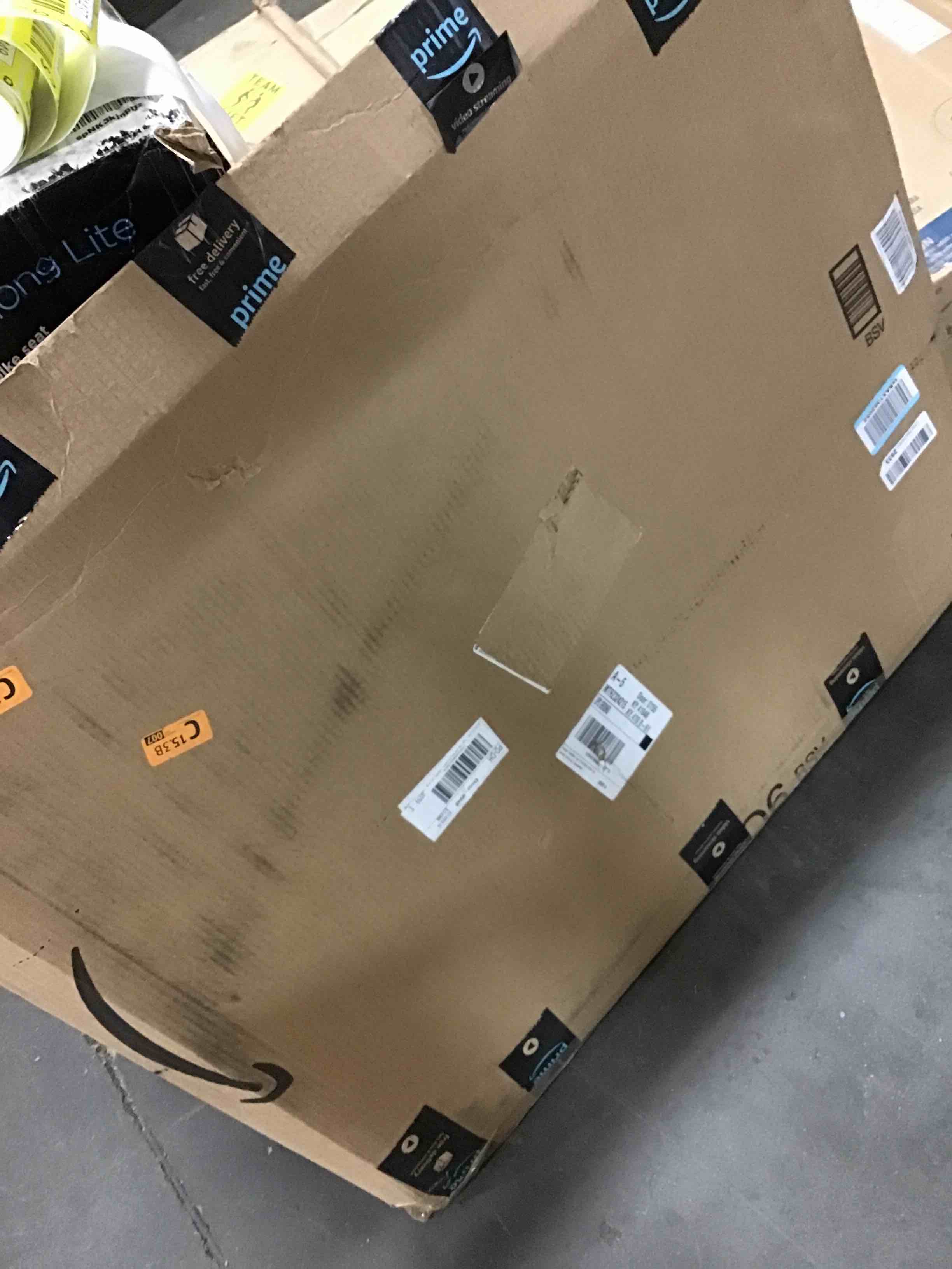 https://s3.amazonaws.com/lotting-images-prod/bidfta/YEL5951433_1710442337329.jpeg