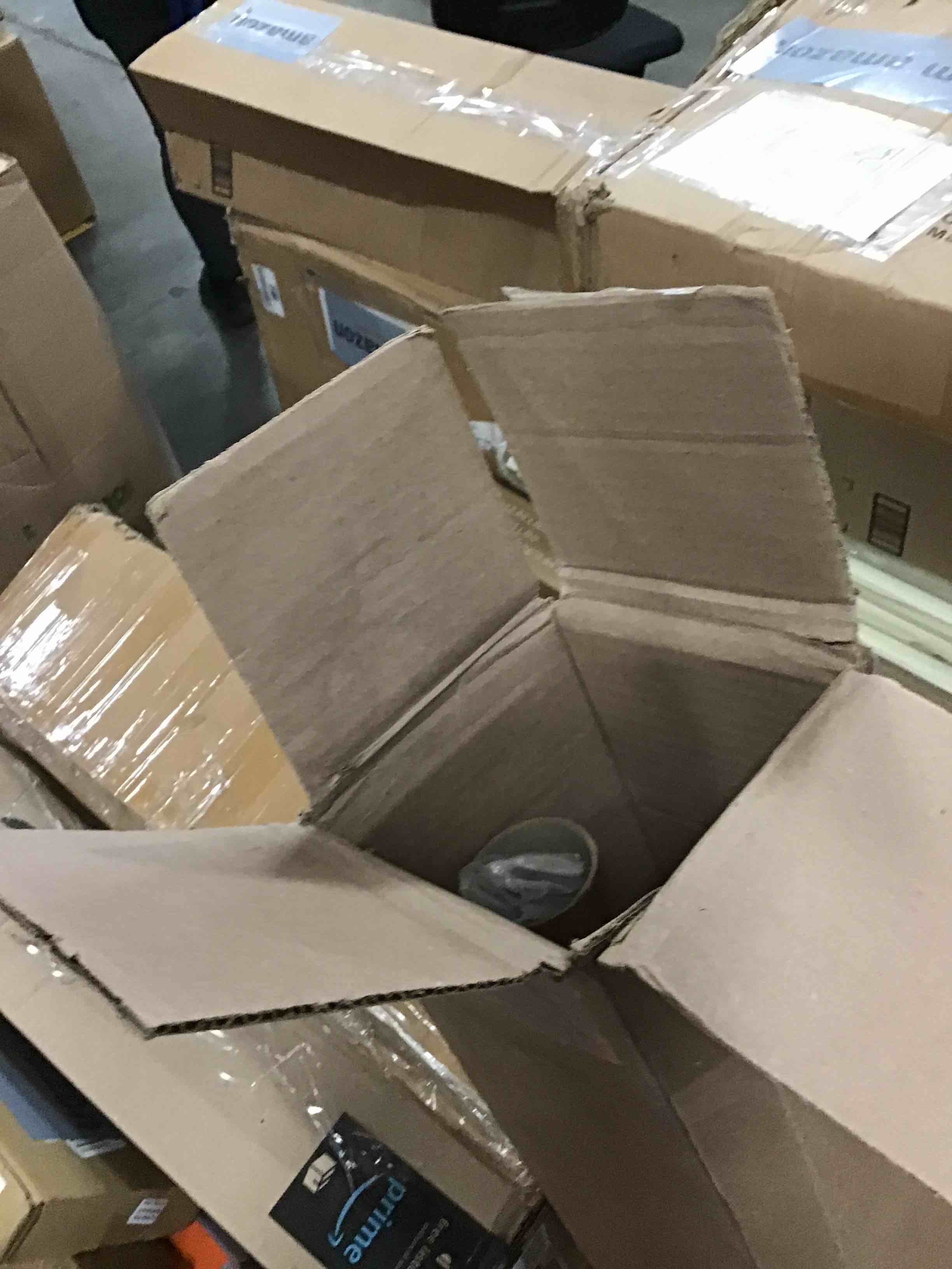 https://s3.amazonaws.com/lotting-images-prod/bidfta/YEL5953799_1715784119076.jpeg