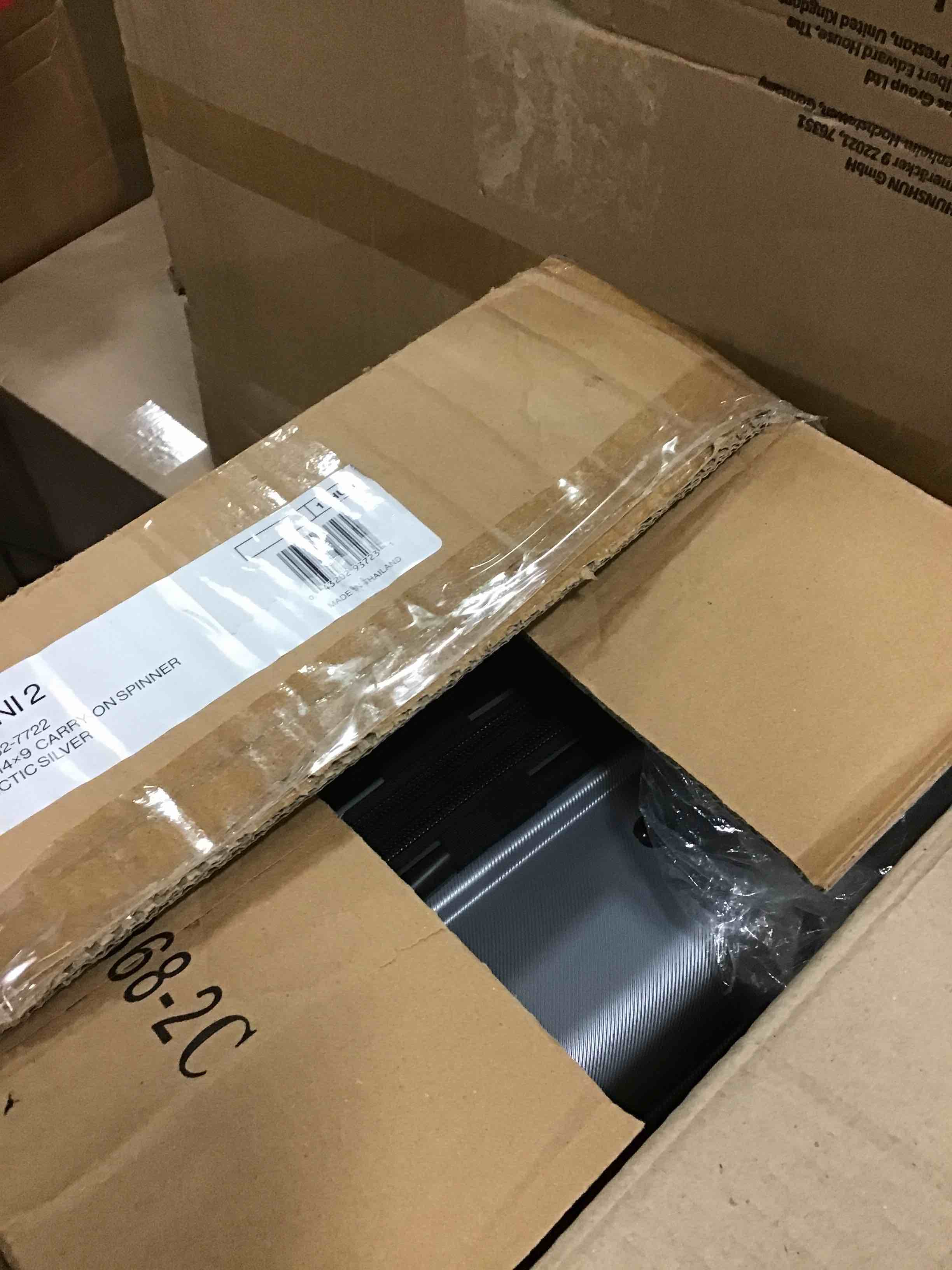 https://s3.amazonaws.com/lotting-images-prod/bidfta/YEL5953813_1715785390308.jpeg