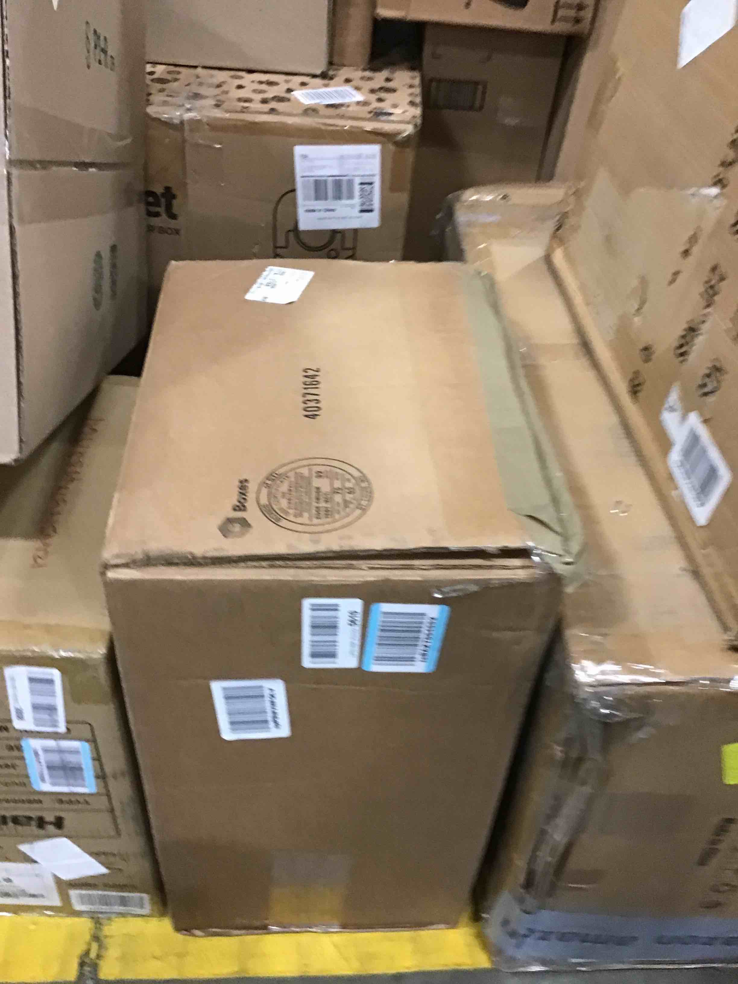 https://s3.amazonaws.com/lotting-images-prod/bidfta/YEL5953815_1715785756338.jpeg