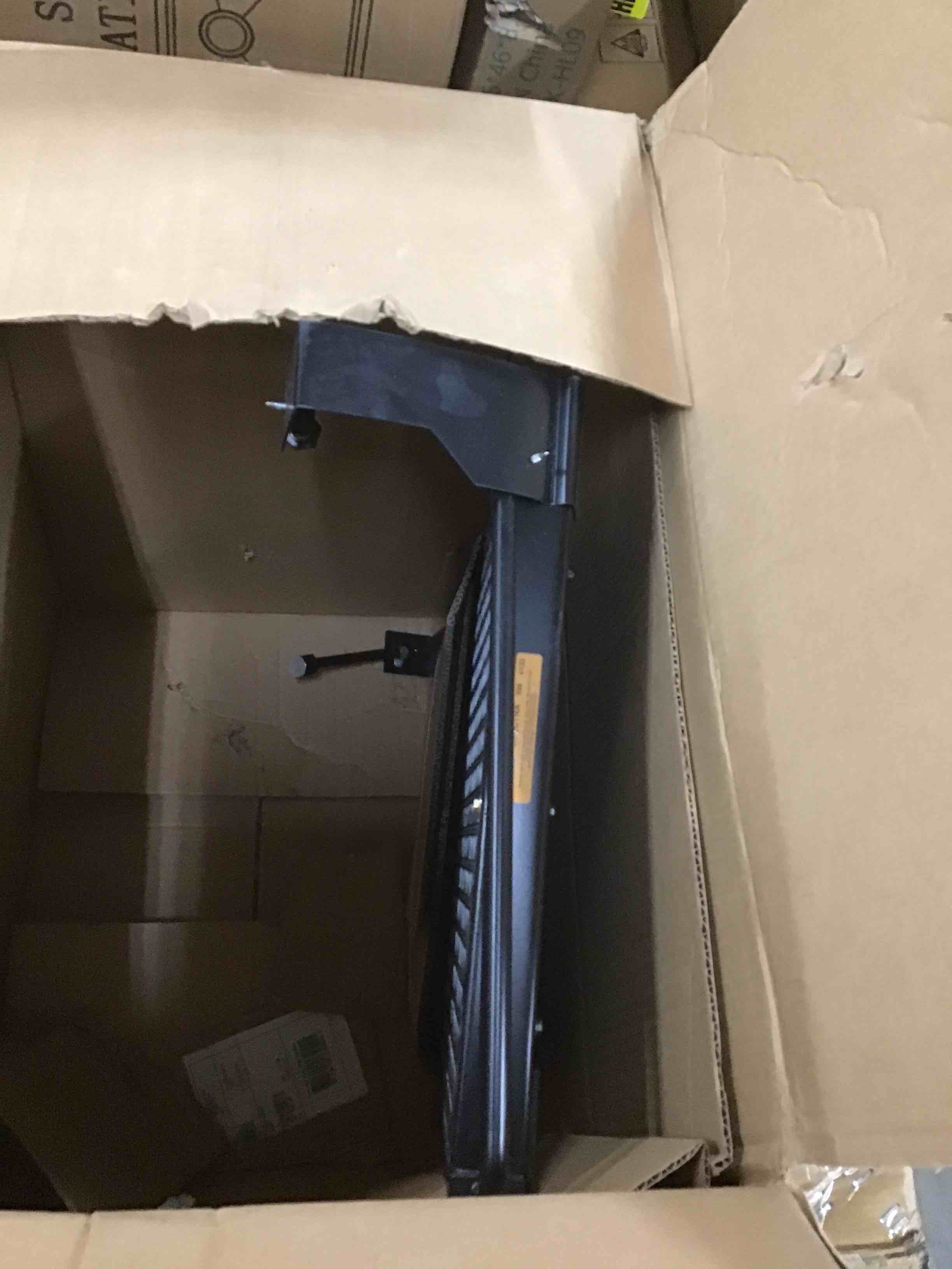 https://s3.amazonaws.com/lotting-images-prod/bidfta/YEL5954852_1711131646189.jpeg