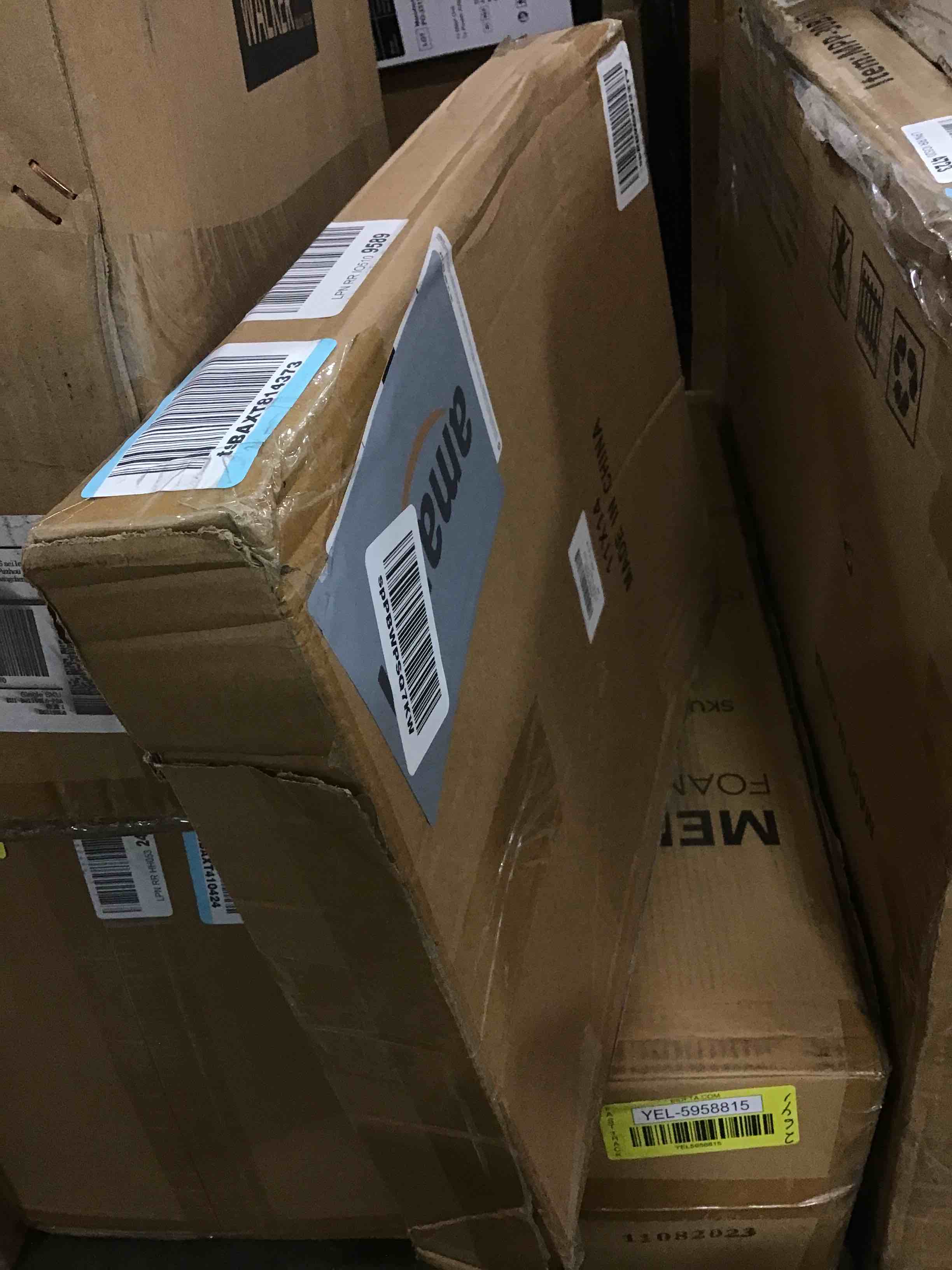 https://s3.amazonaws.com/lotting-images-prod/bidfta/YEL5958817_1715368622543.jpeg