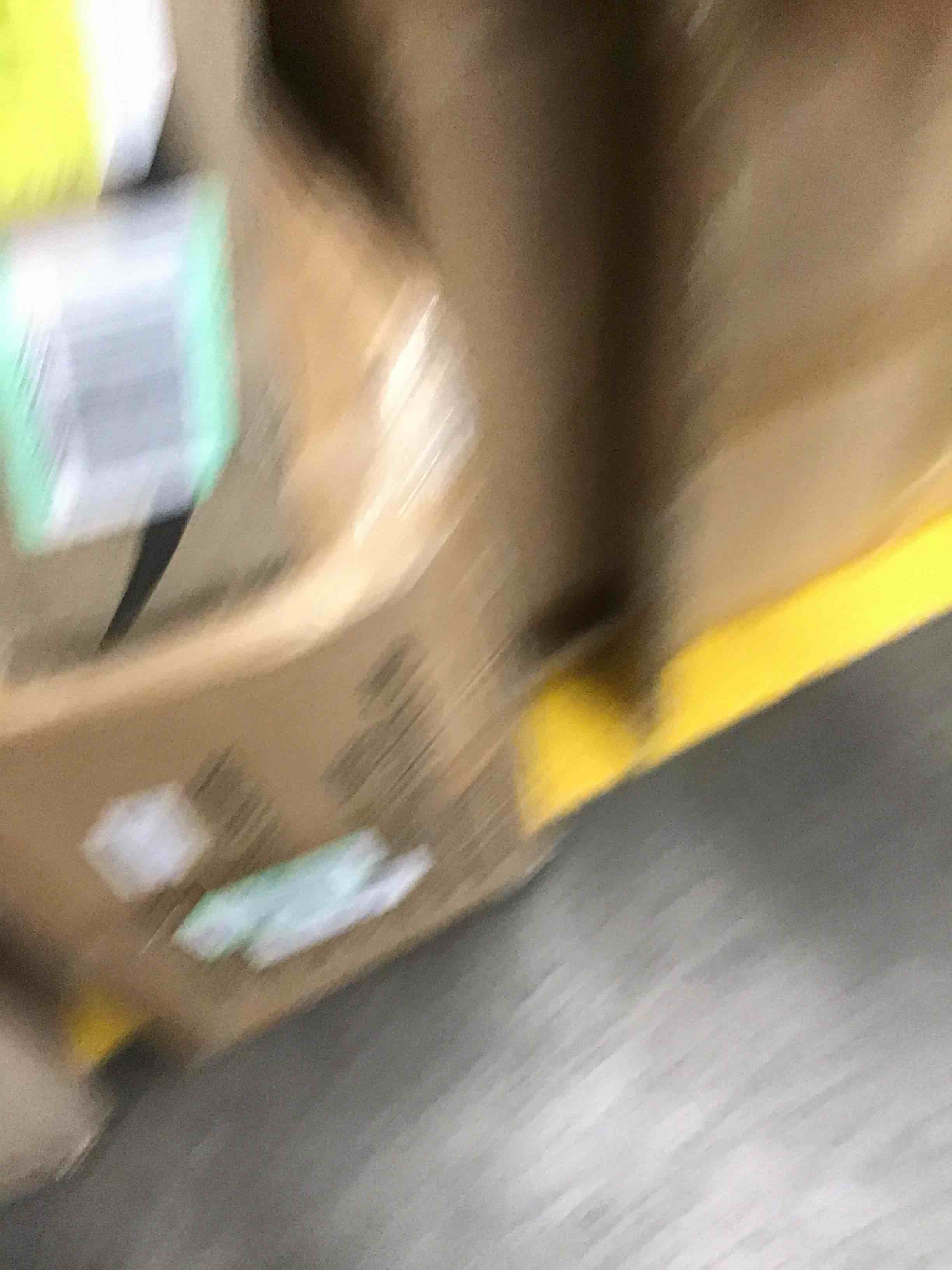 https://s3.amazonaws.com/lotting-images-prod/bidfta/YEL5959557_1717013661906.jpeg