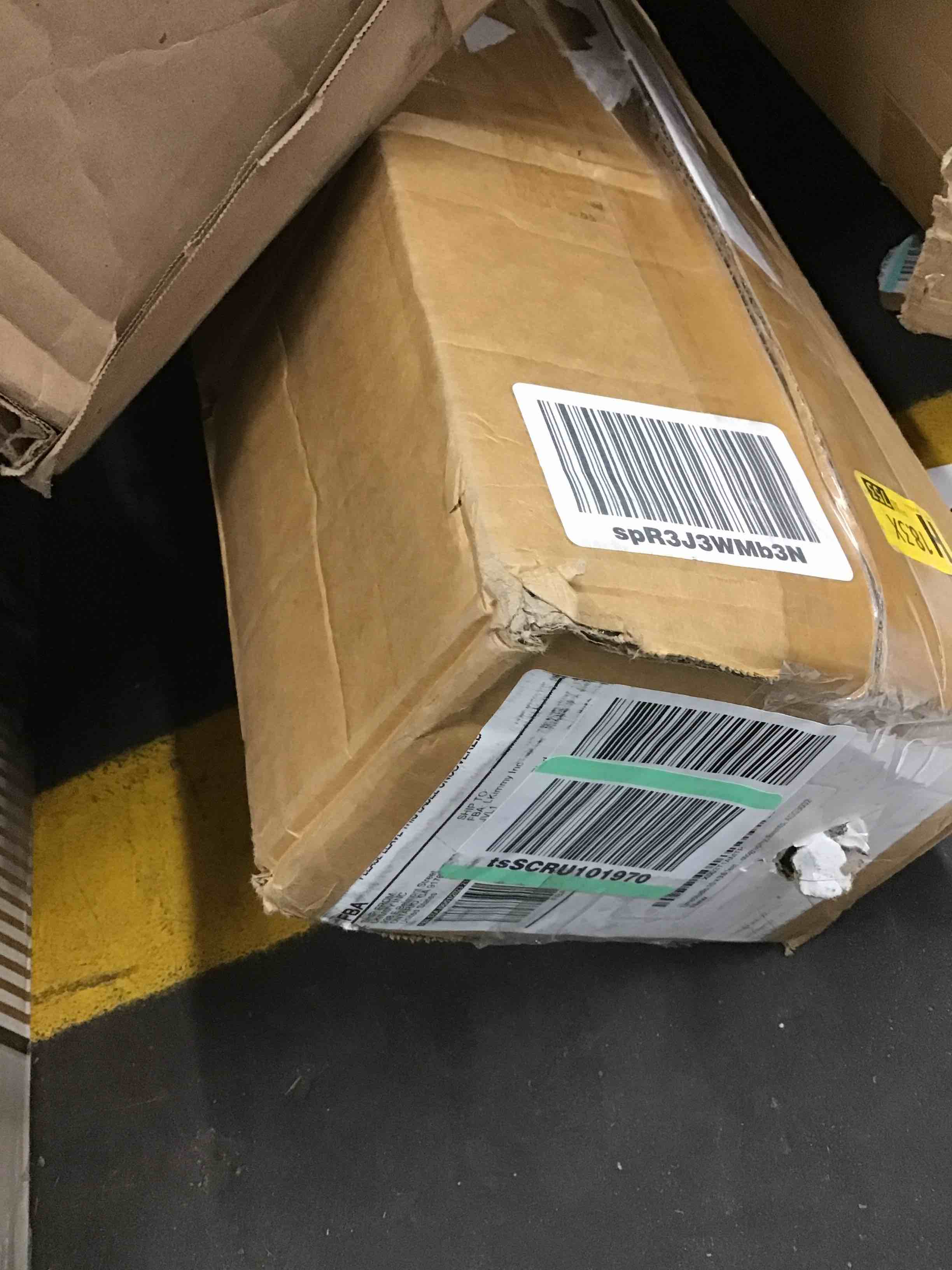 https://s3.amazonaws.com/lotting-images-prod/bidfta/YEL5959576_1717073247014.jpeg