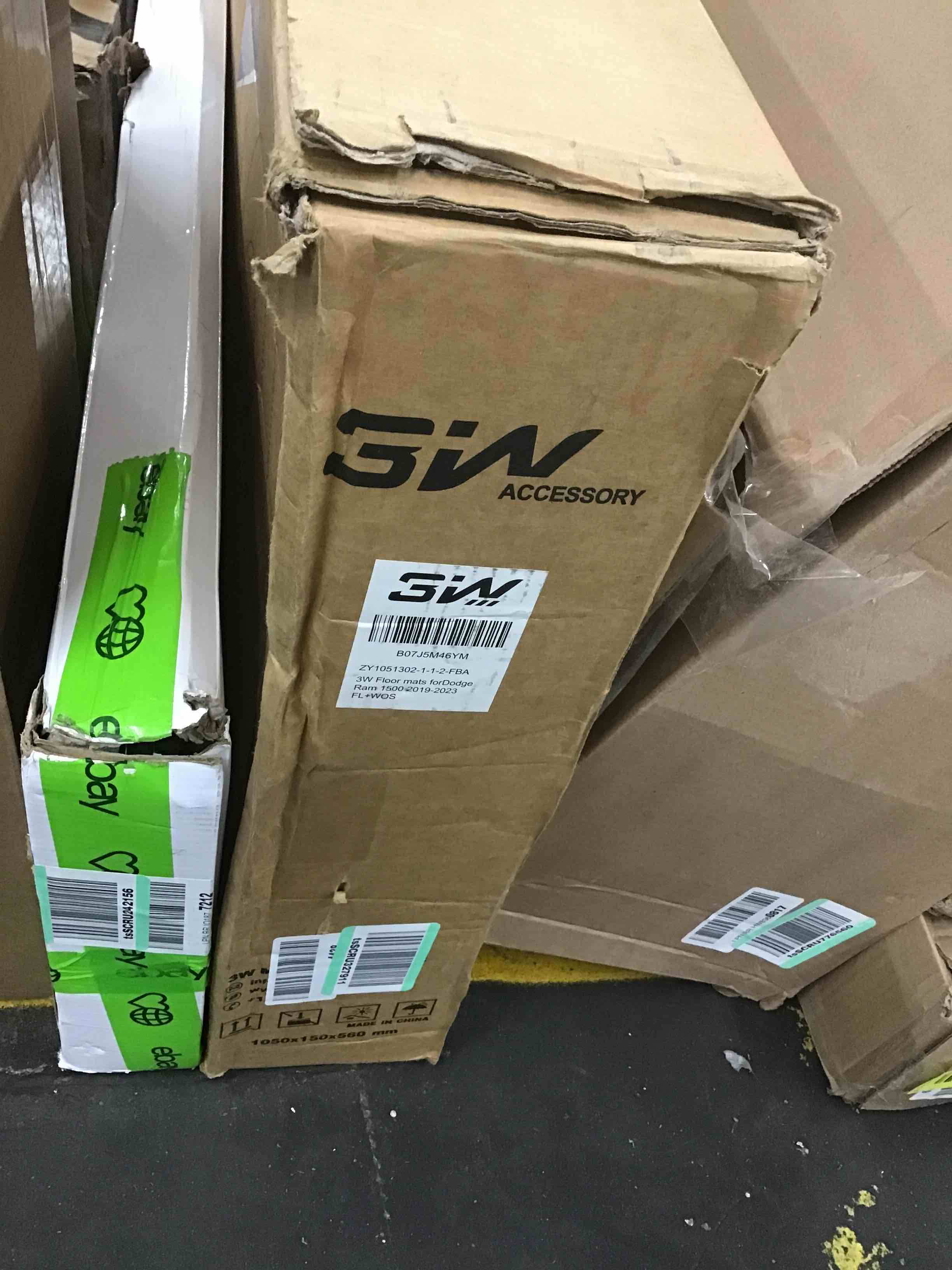https://s3.amazonaws.com/lotting-images-prod/bidfta/YEL5959762_1717182478528.jpeg