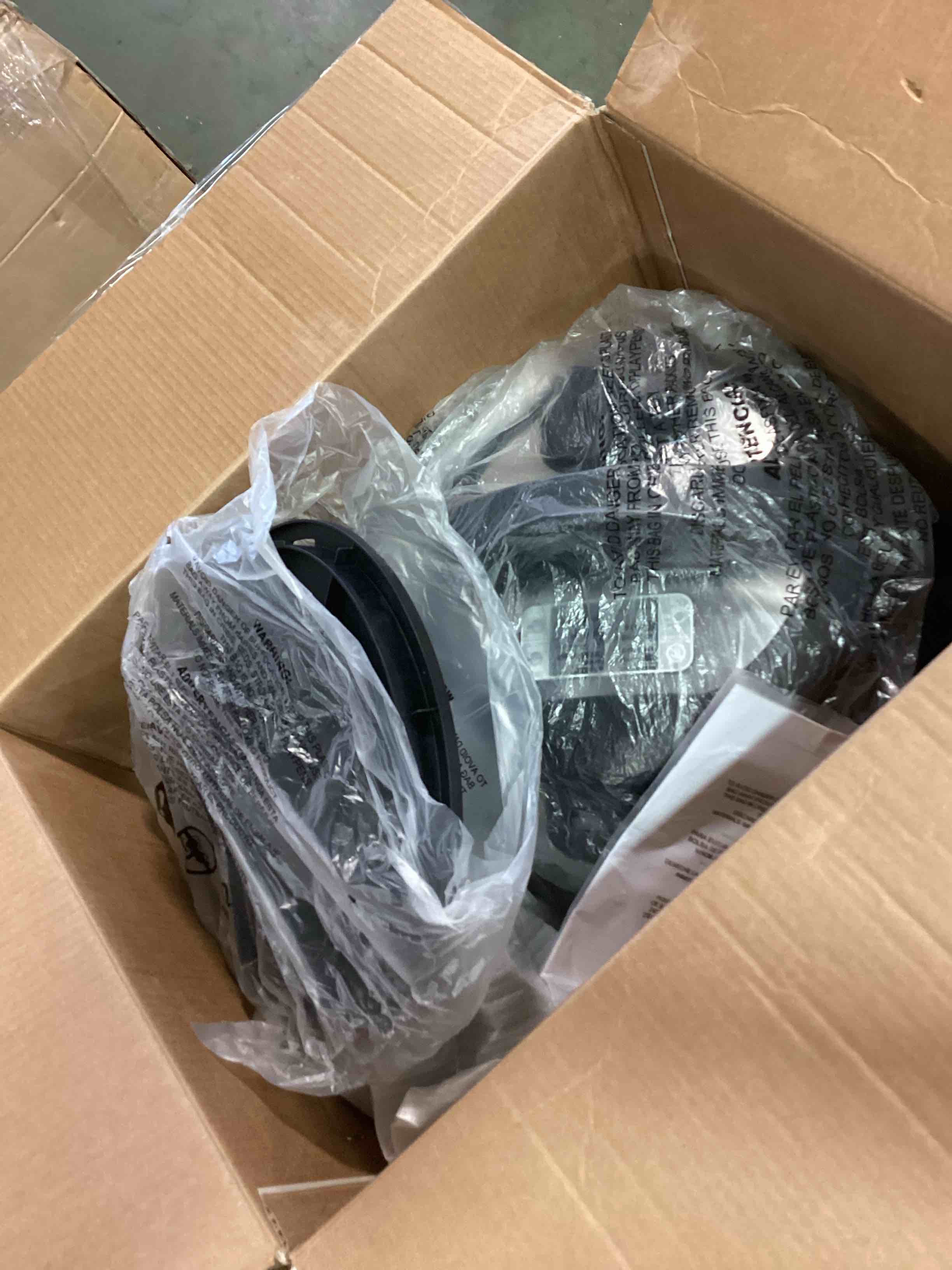 https://s3.amazonaws.com/lotting-images-prod/bidfta/YEL5960092_1710348389753.jpeg