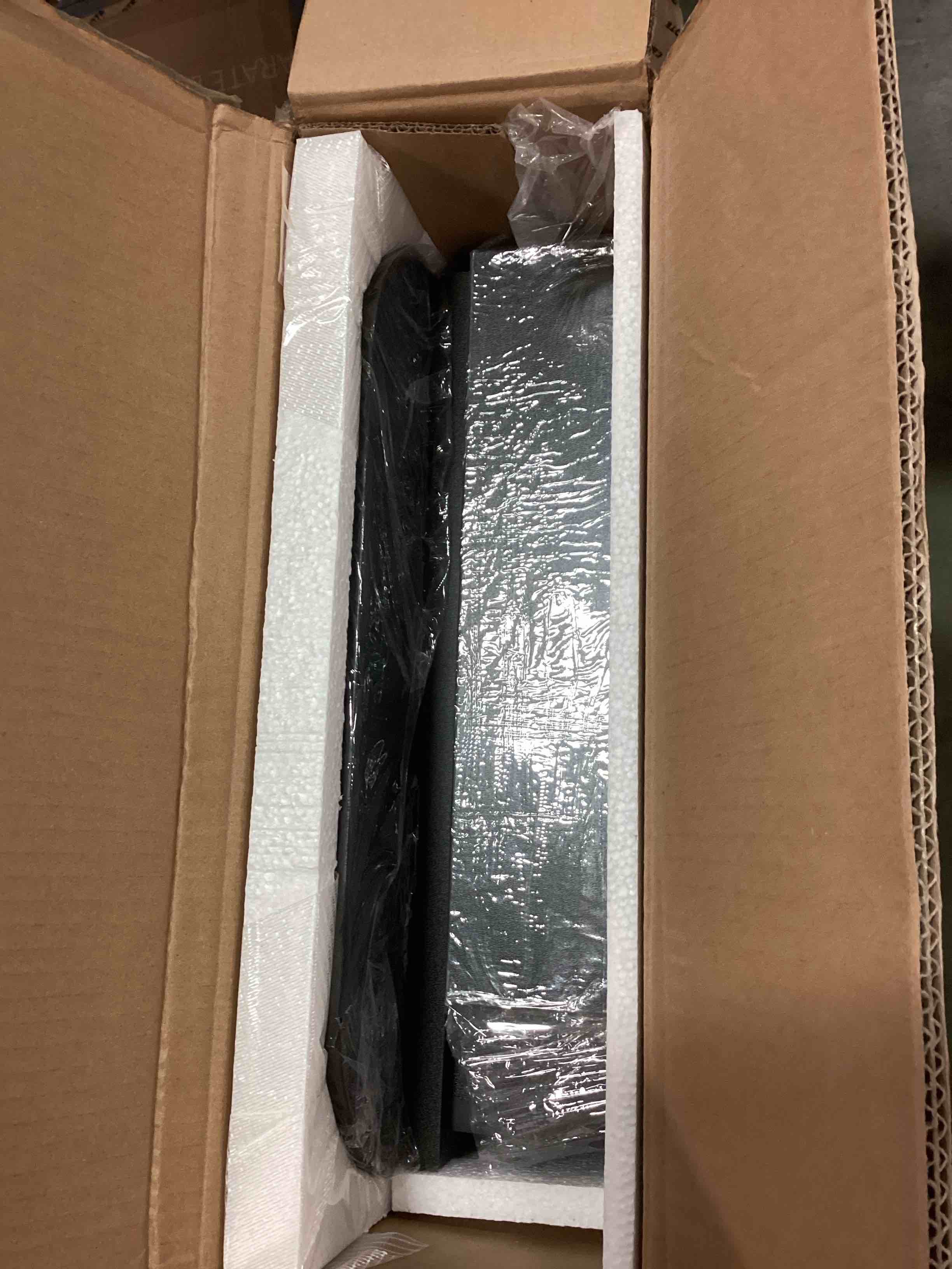 https://s3.amazonaws.com/lotting-images-prod/bidfta/YEL5961129_1711740825065.jpeg