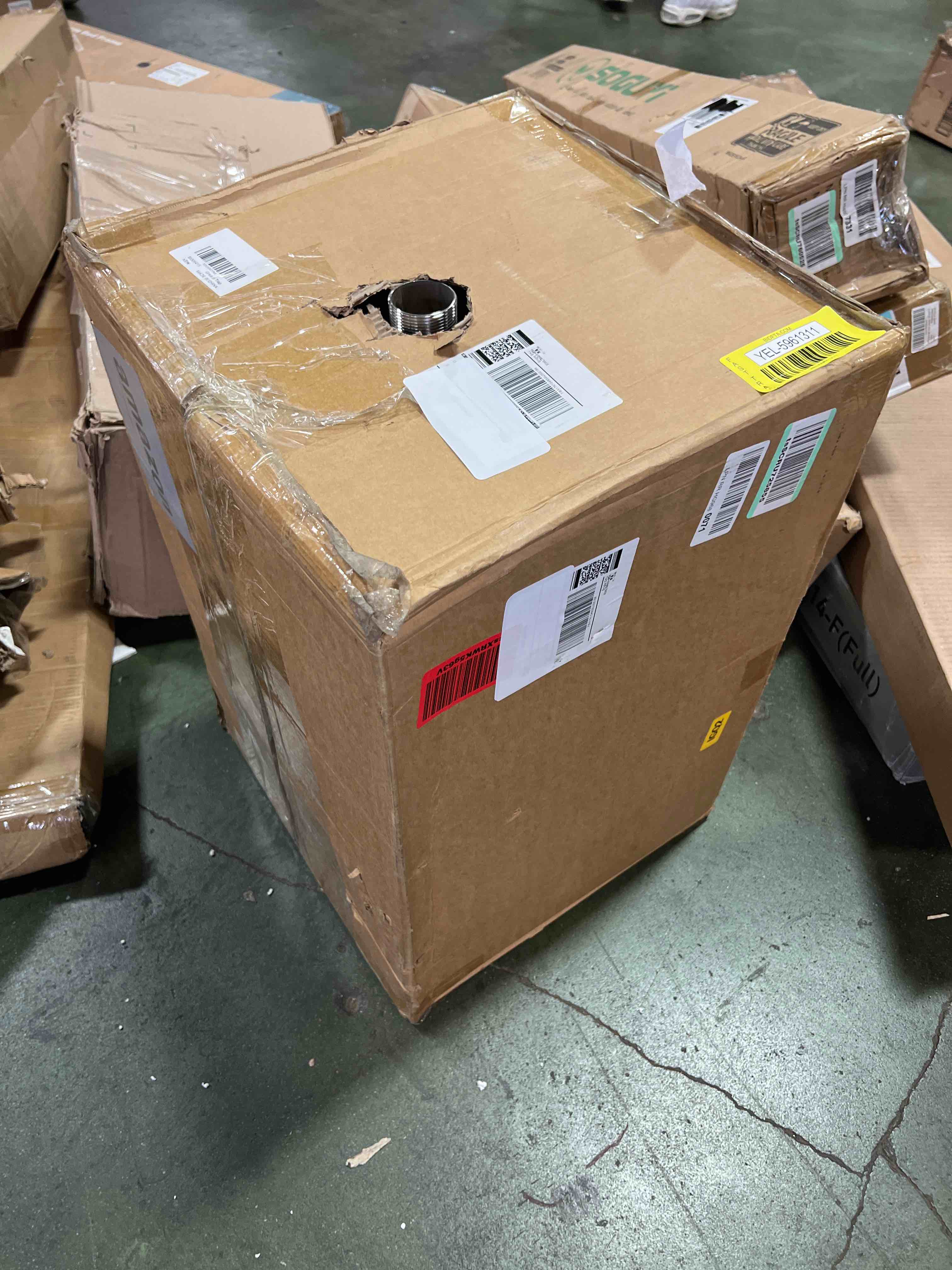 https://s3.amazonaws.com/lotting-images-prod/bidfta/YEL5961311_1712085739084.jpeg