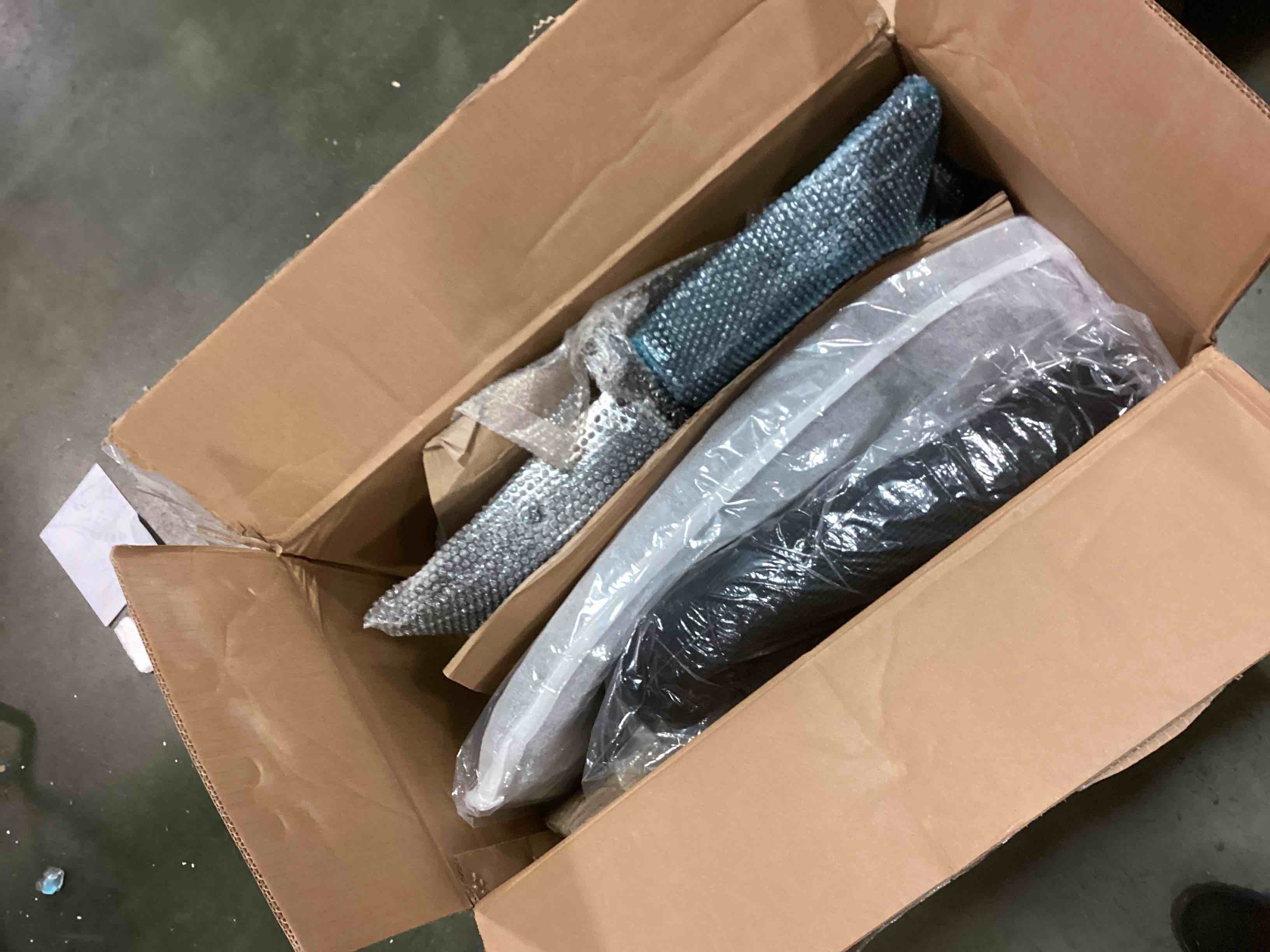 https://s3.amazonaws.com/lotting-images-prod/bidfta/YEL5961312_1712085825083.jpeg