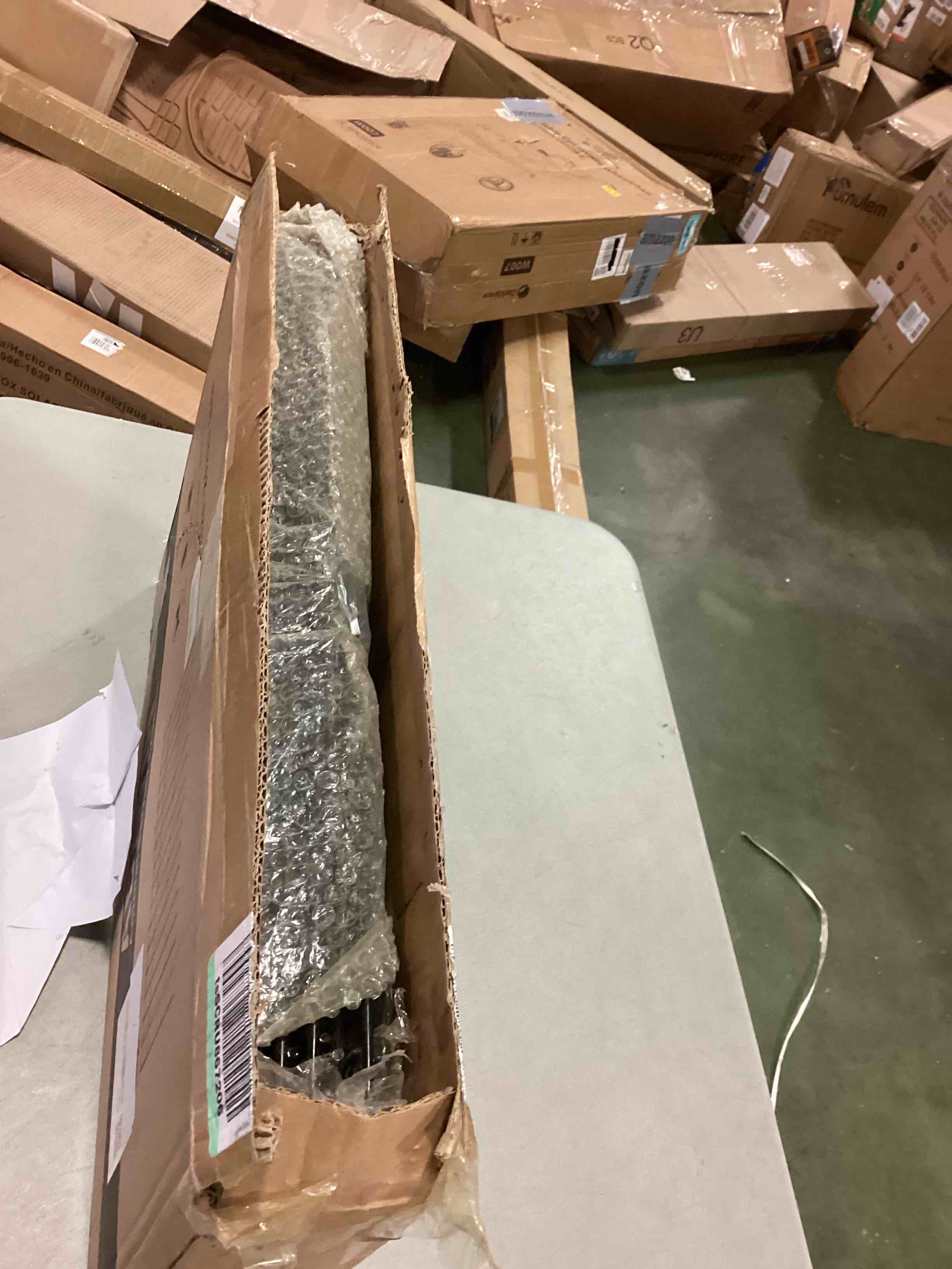 https://s3.amazonaws.com/lotting-images-prod/bidfta/YEL5961313_1712086418450.jpeg