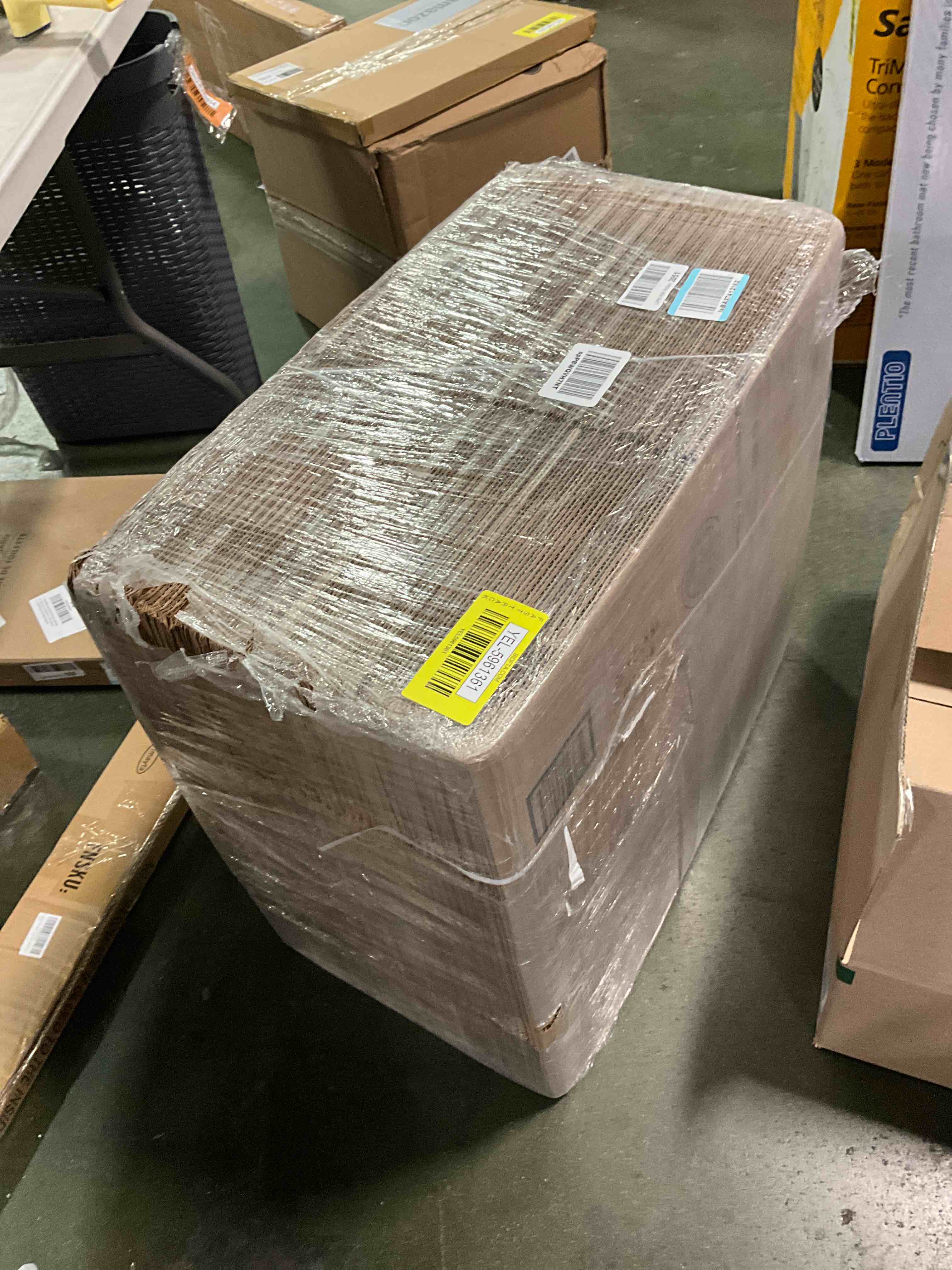 https://s3.amazonaws.com/lotting-images-prod/bidfta/YEL5961361_1712236100225.jpeg