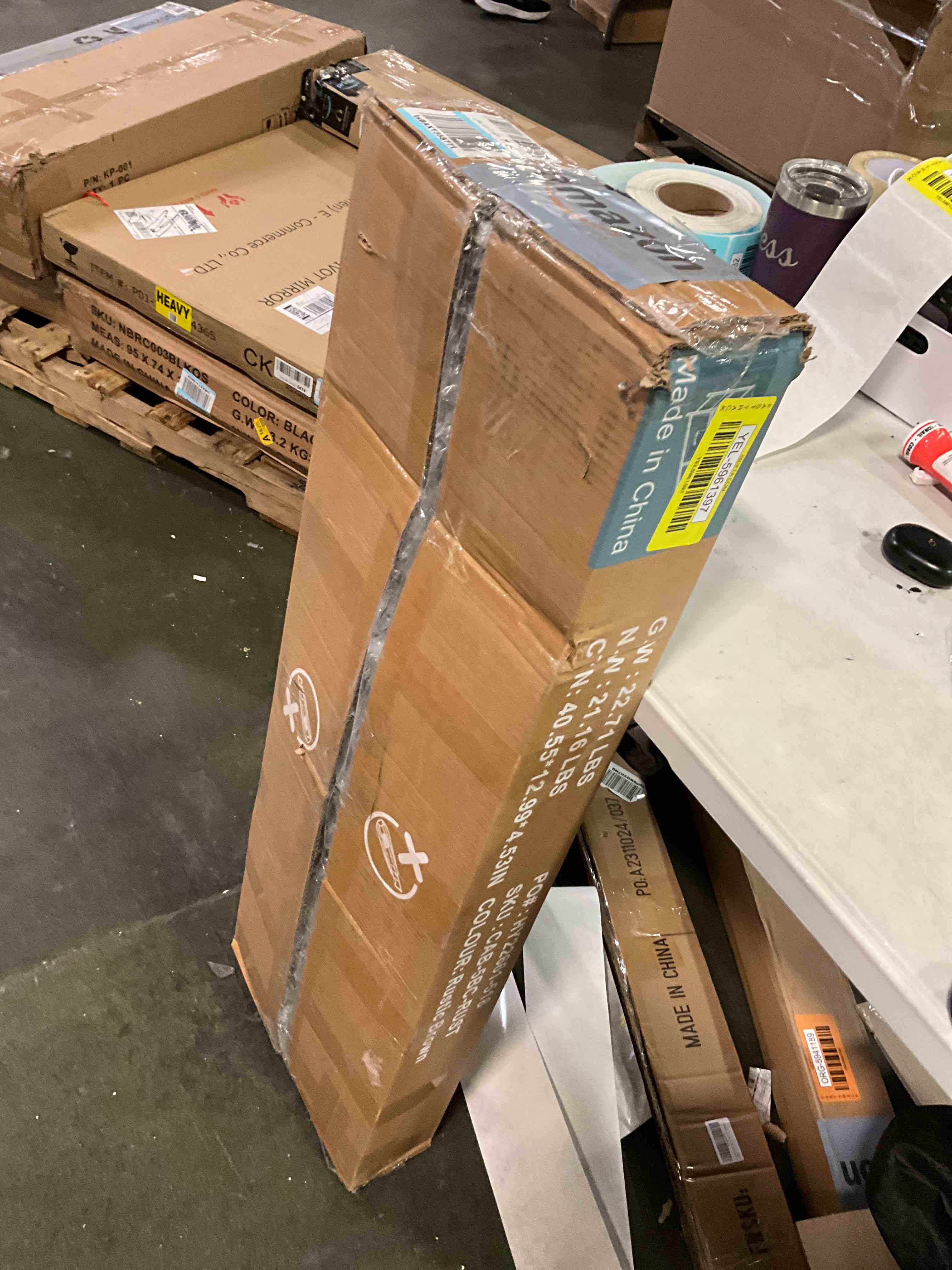 https://s3.amazonaws.com/lotting-images-prod/bidfta/YEL5961397_1712242547999.jpeg