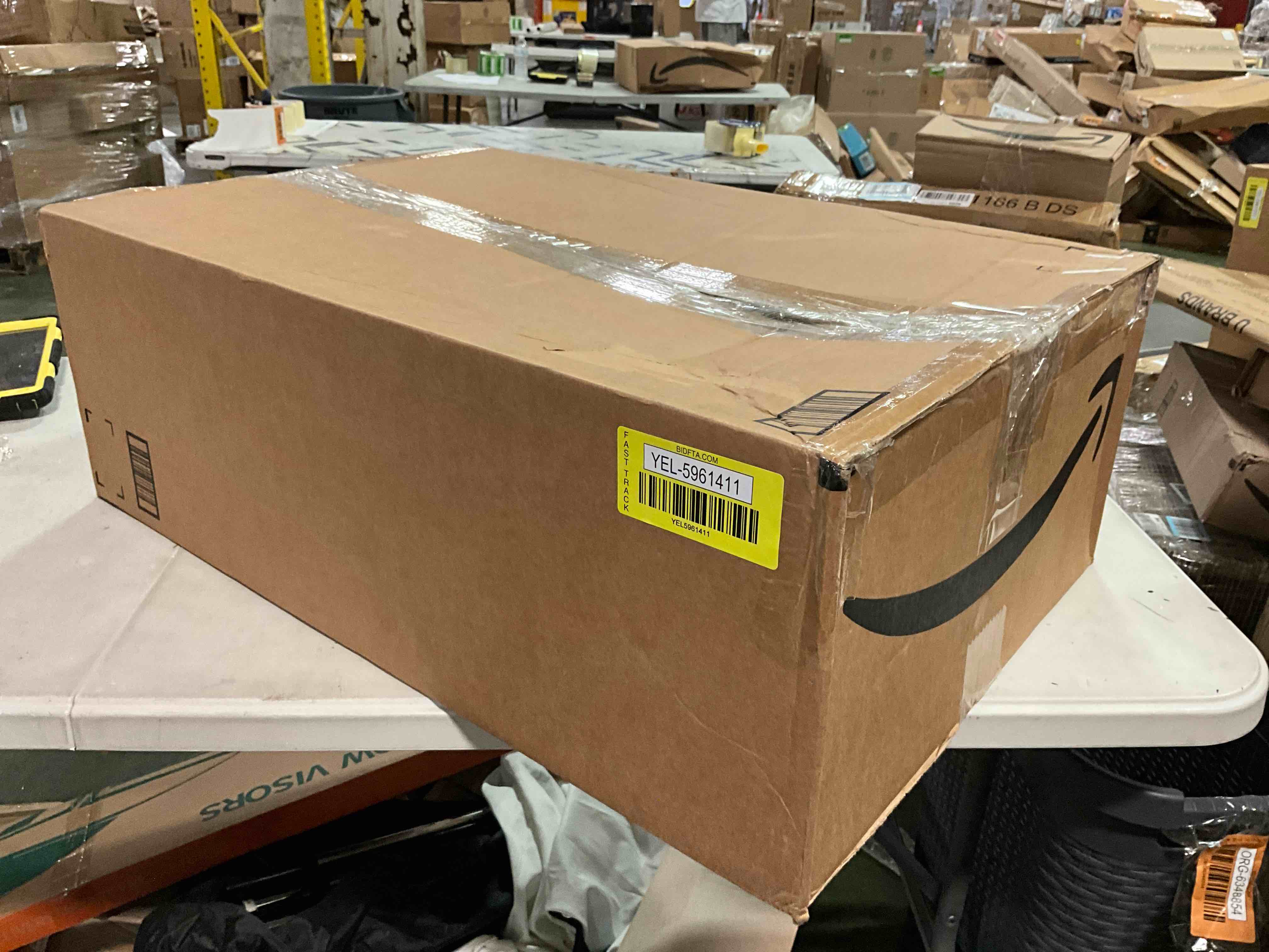 https://s3.amazonaws.com/lotting-images-prod/bidfta/YEL5961411_1712245236370.jpeg