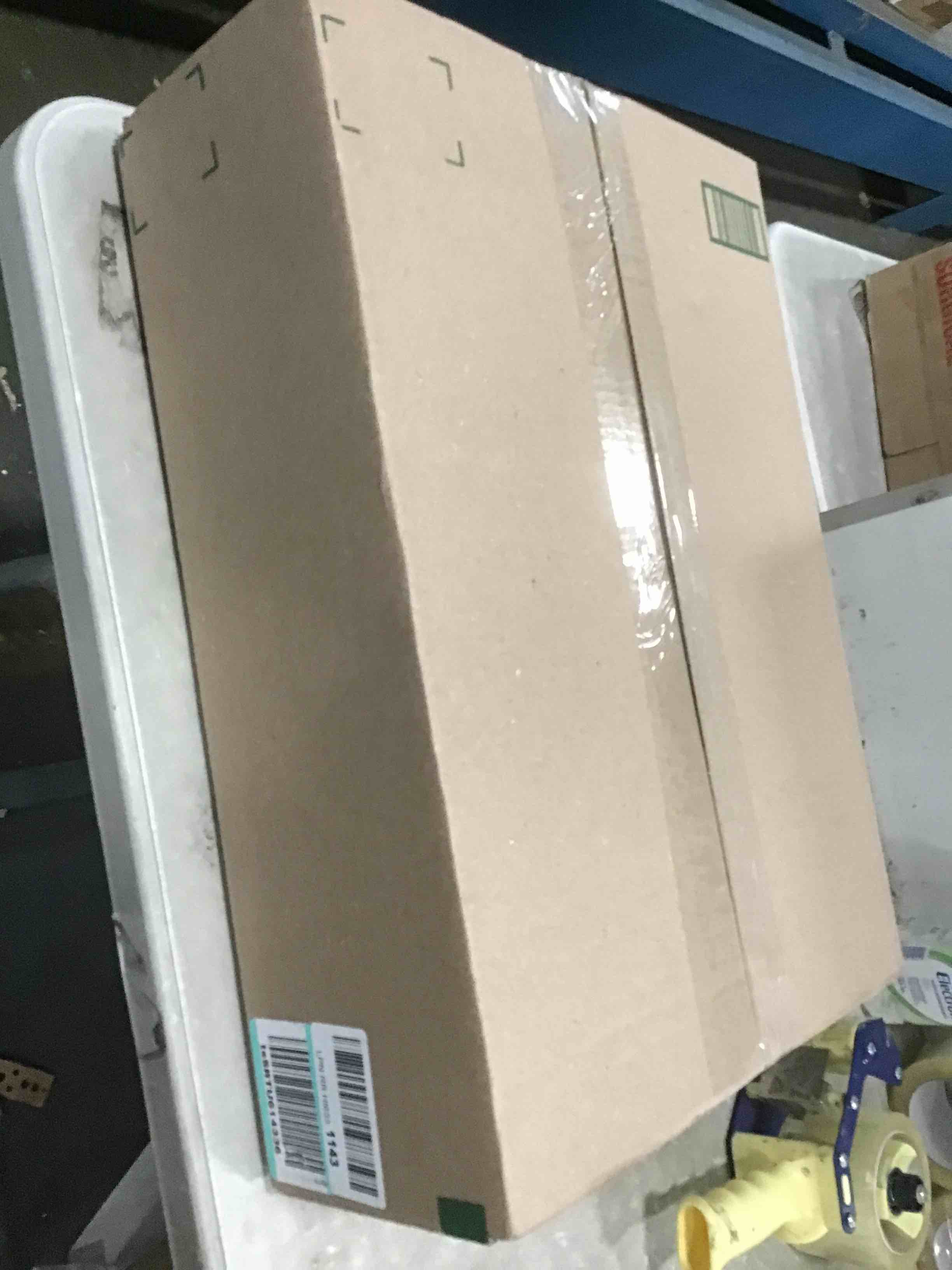 https://s3.amazonaws.com/lotting-images-prod/bidfta/YEL5963590_1709585345444.jpeg