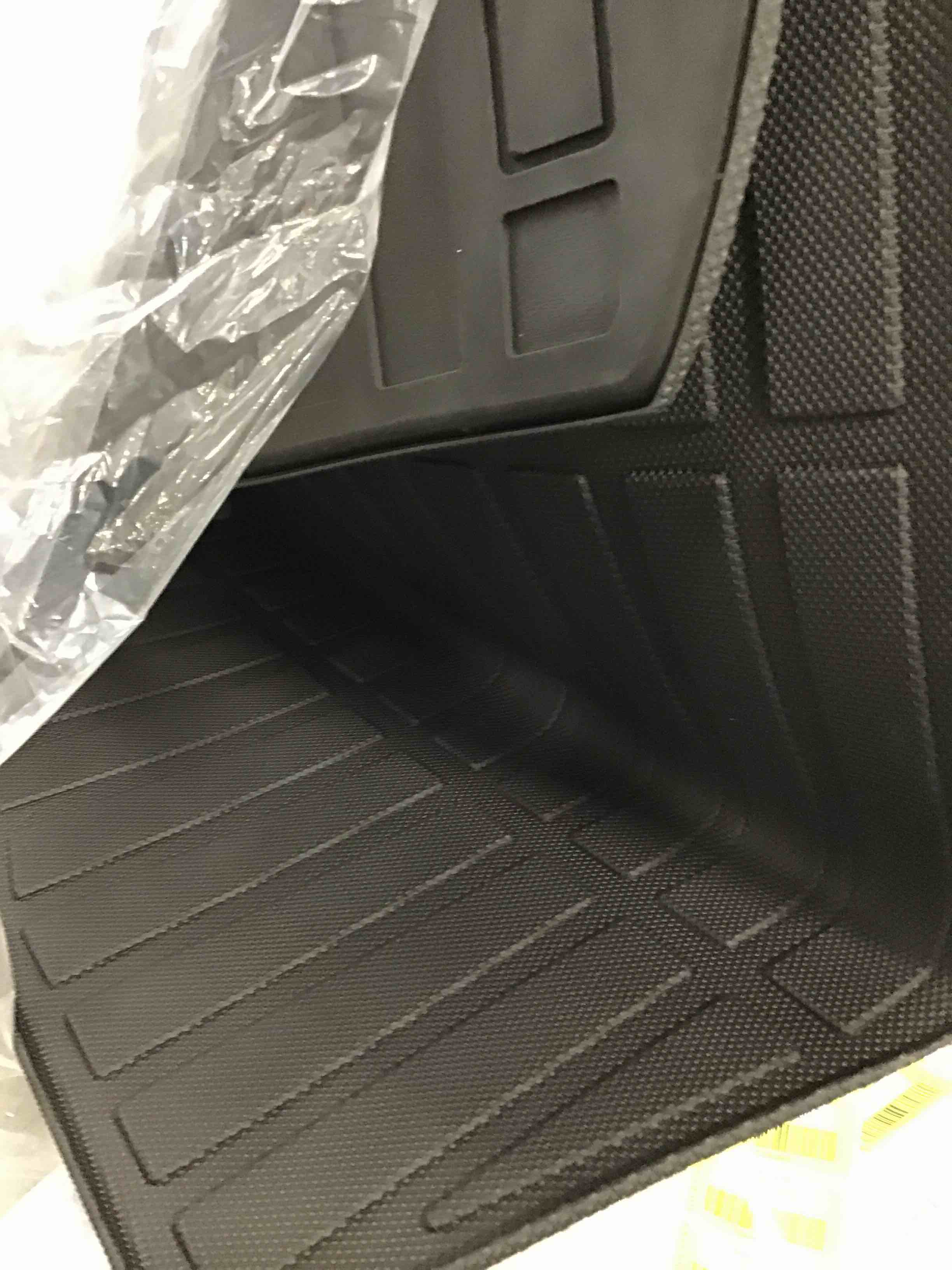 https://s3.amazonaws.com/lotting-images-prod/bidfta/YEL5963833_1709655952645.jpeg