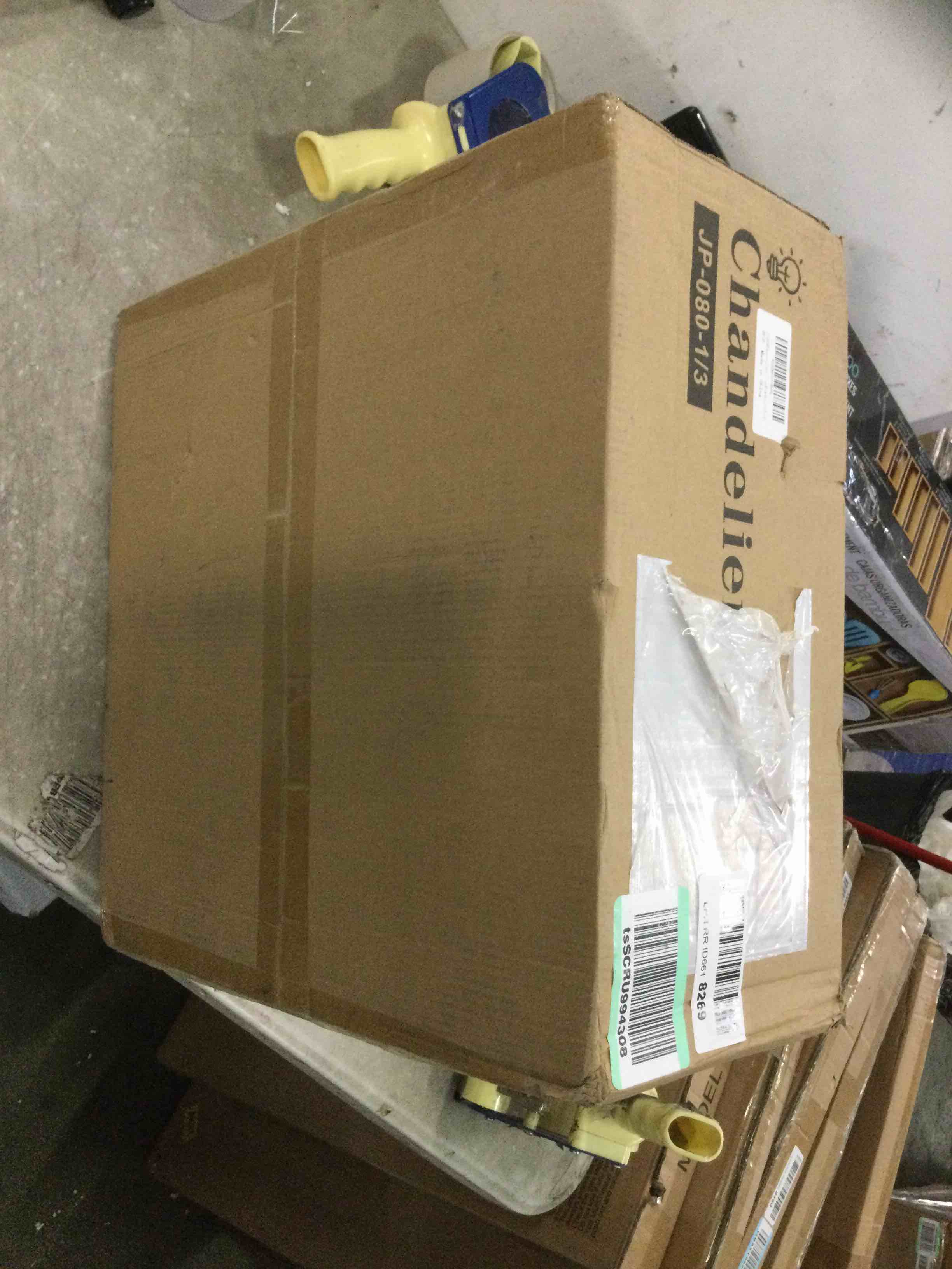 https://s3.amazonaws.com/lotting-images-prod/bidfta/YEL5966418_1709642420402.jpeg