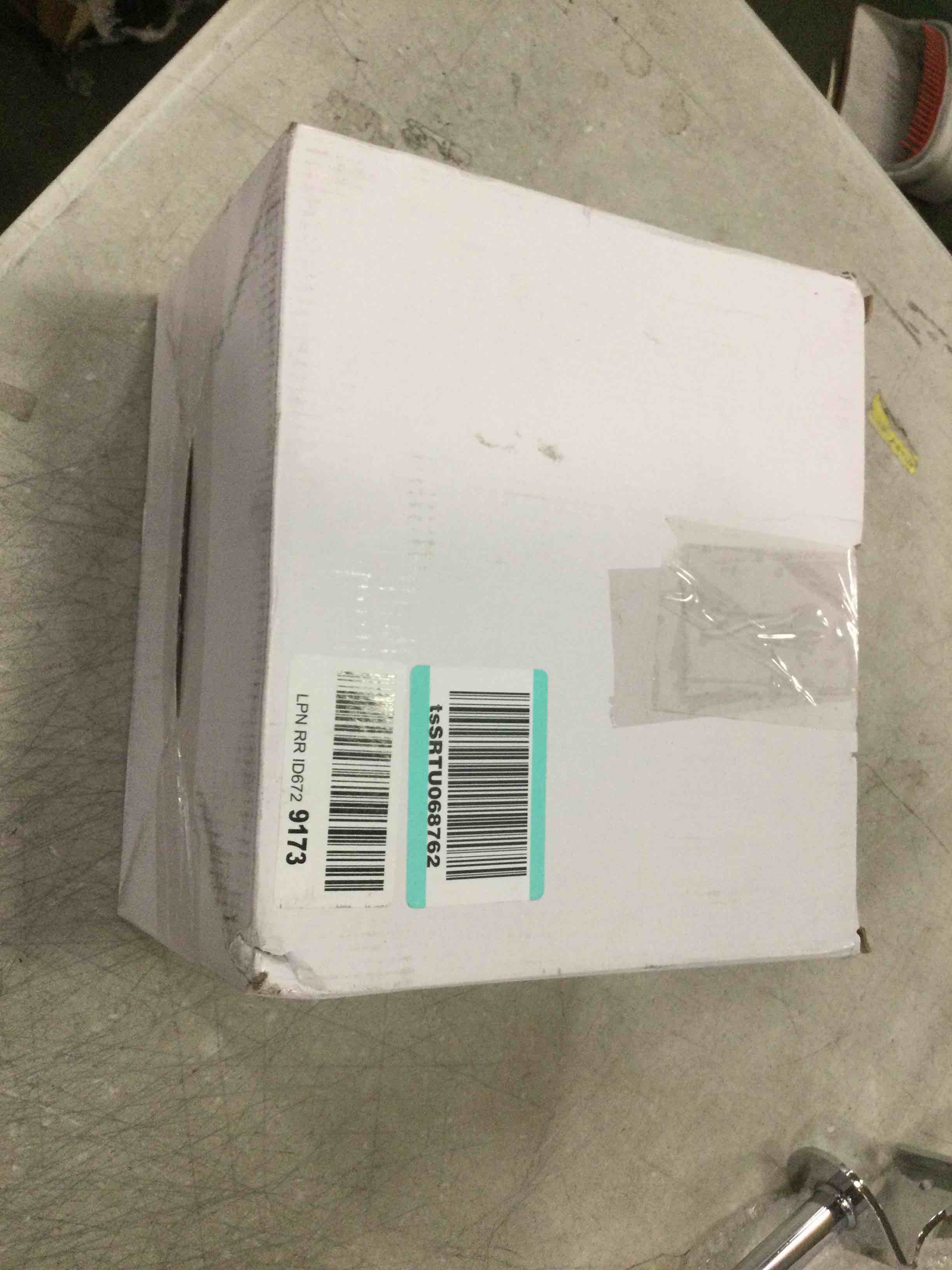 https://s3.amazonaws.com/lotting-images-prod/bidfta/YEL5966788_1709751474740.jpeg