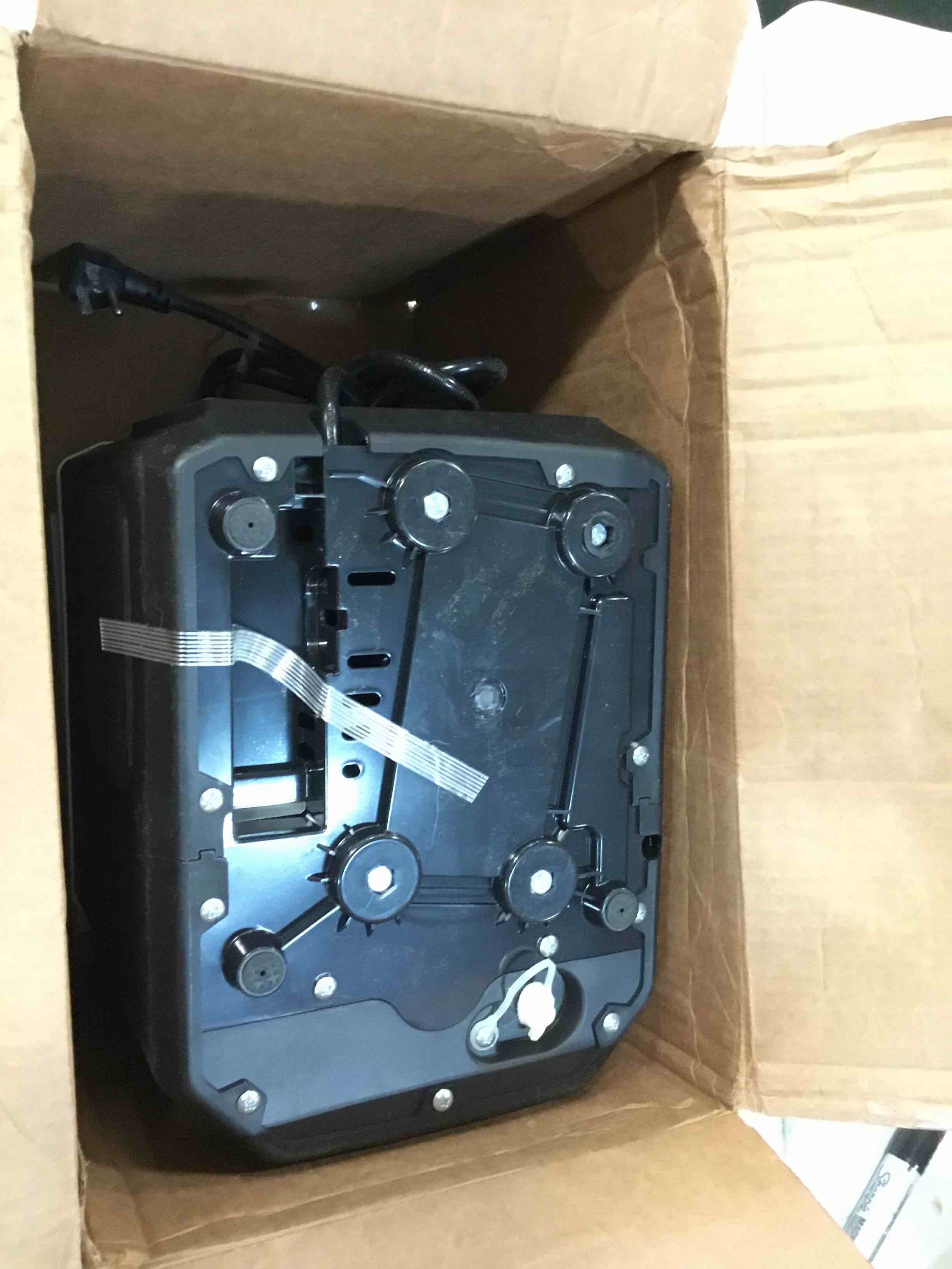 https://s3.amazonaws.com/lotting-images-prod/bidfta/YEL5968673_1710251092567.jpeg