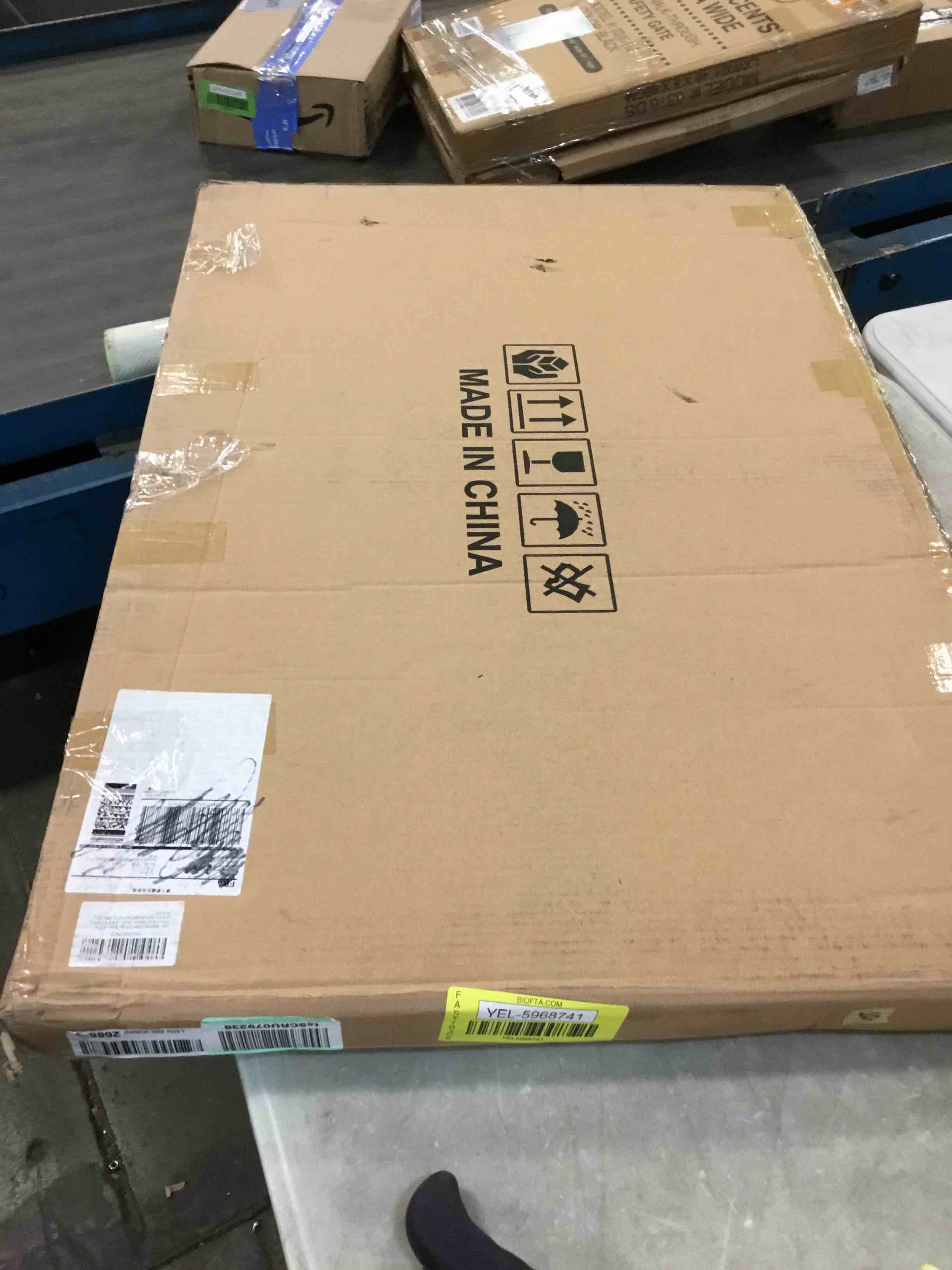 https://s3.amazonaws.com/lotting-images-prod/bidfta/YEL5968741_1710260373490.jpeg