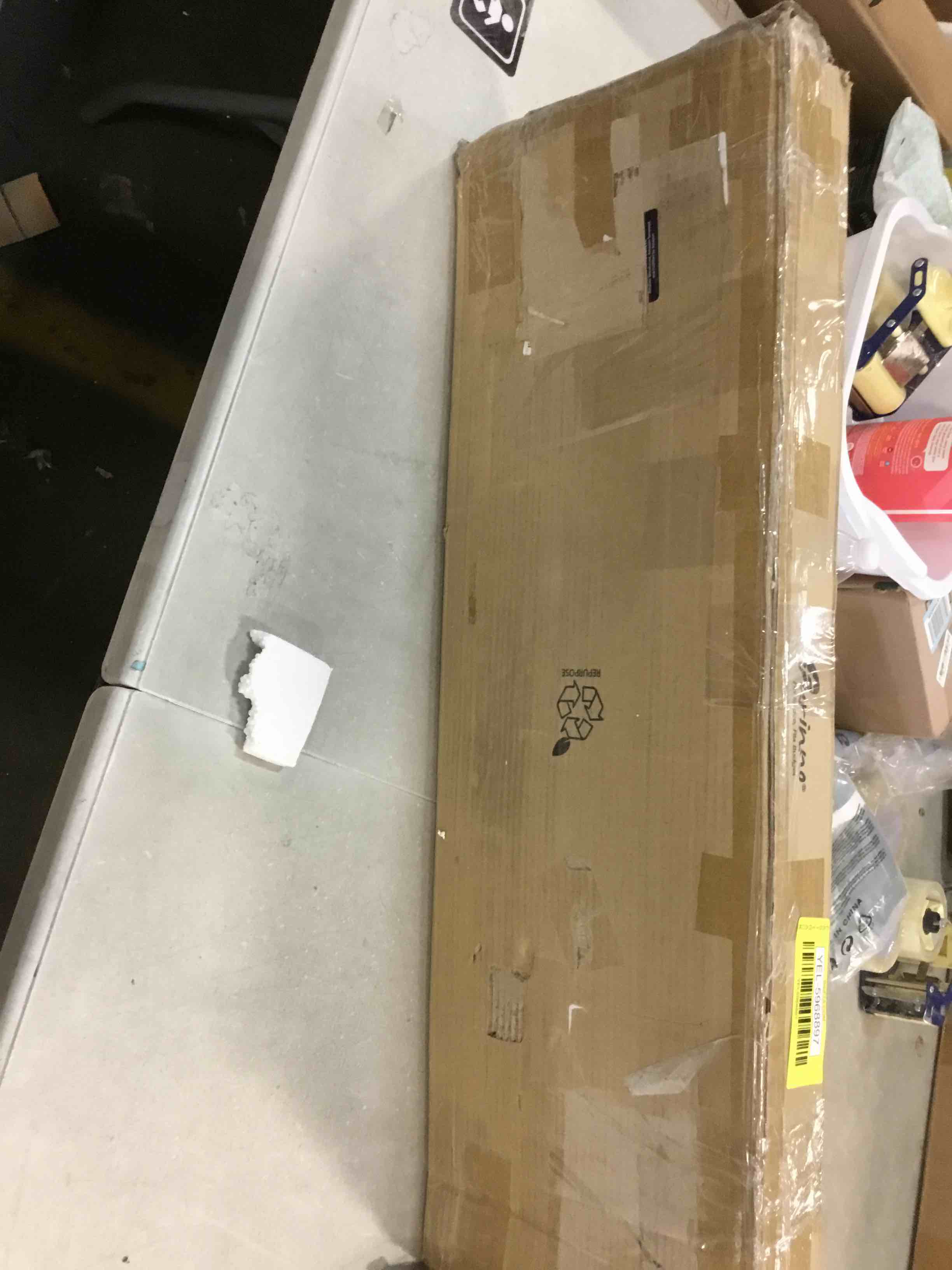 https://s3.amazonaws.com/lotting-images-prod/bidfta/YEL5968897_1710340110366.jpeg