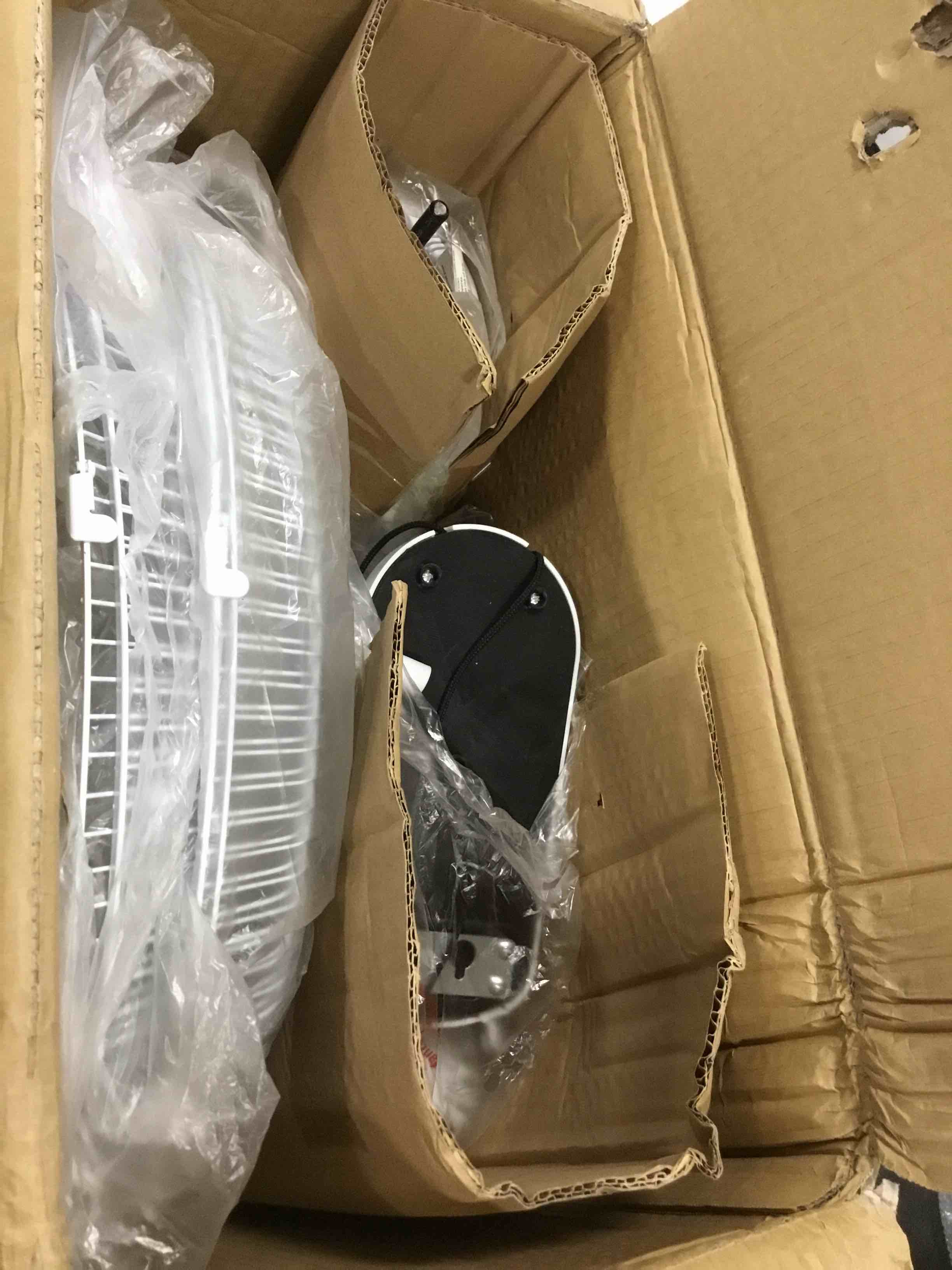 https://s3.amazonaws.com/lotting-images-prod/bidfta/YEL5969923_1709753356827.jpeg