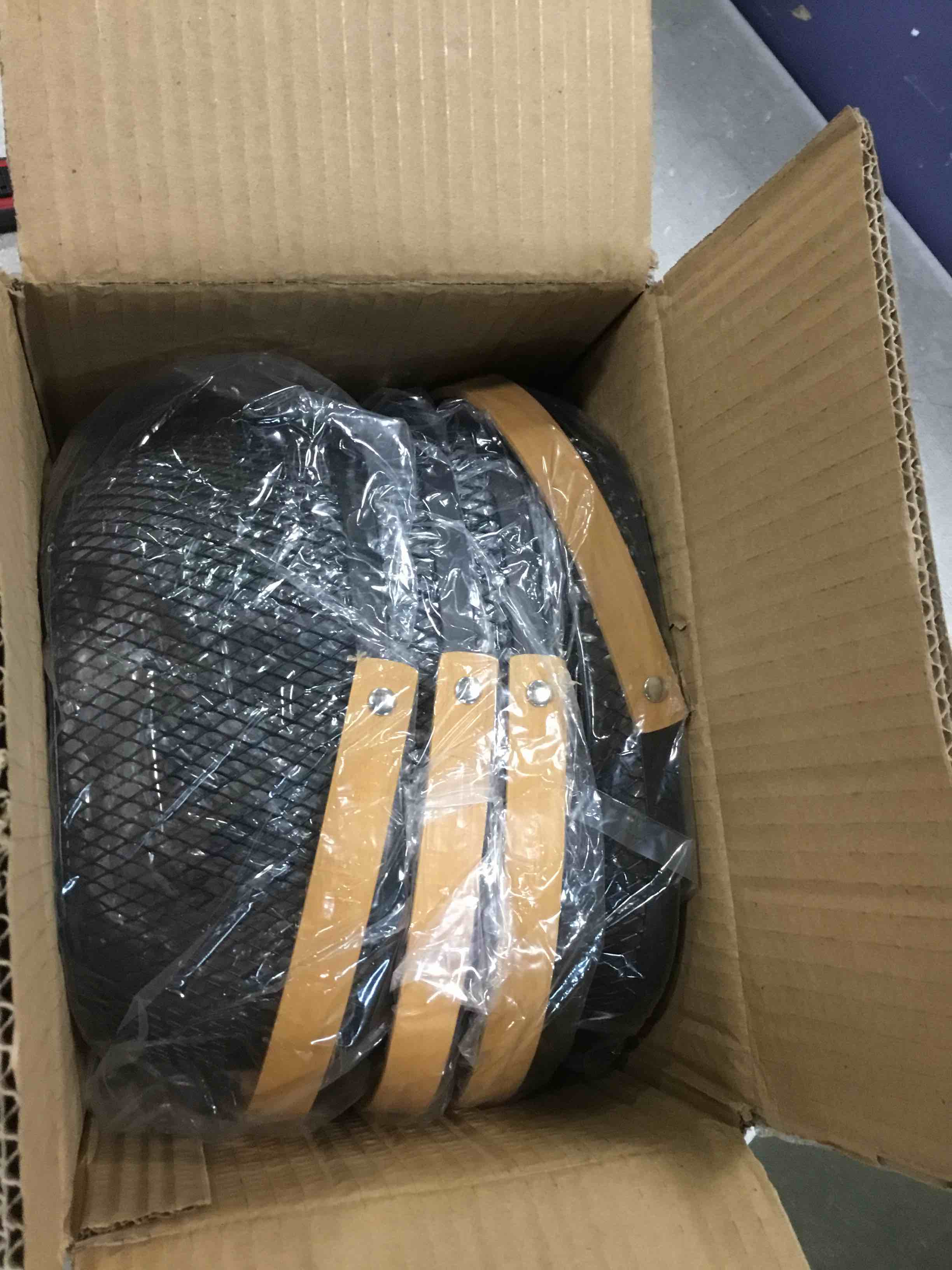 https://s3.amazonaws.com/lotting-images-prod/bidfta/YEL5970203_1710157073451.jpeg
