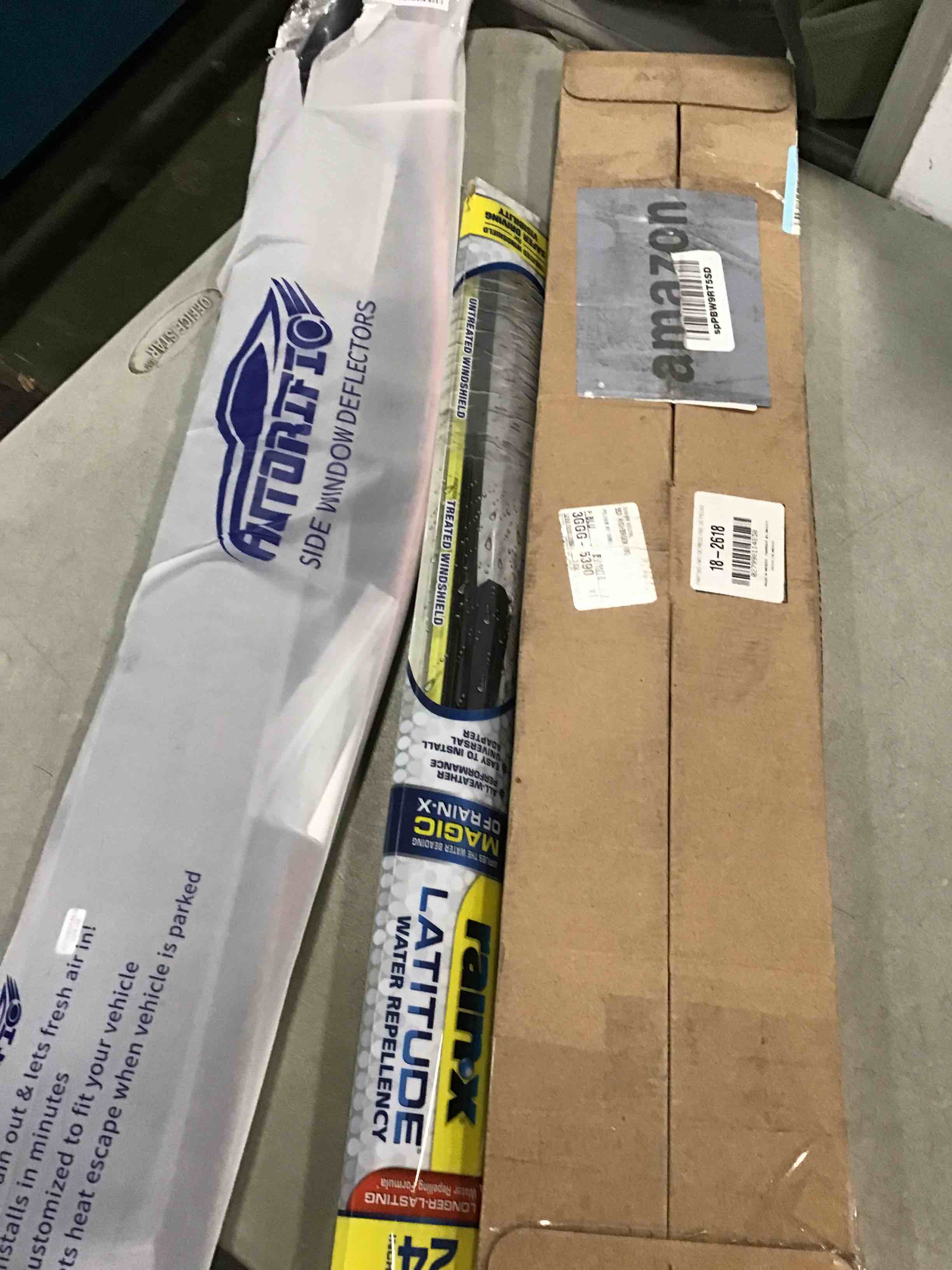 https://s3.amazonaws.com/lotting-images-prod/bidfta/YEL5970483_1709667681212.jpeg