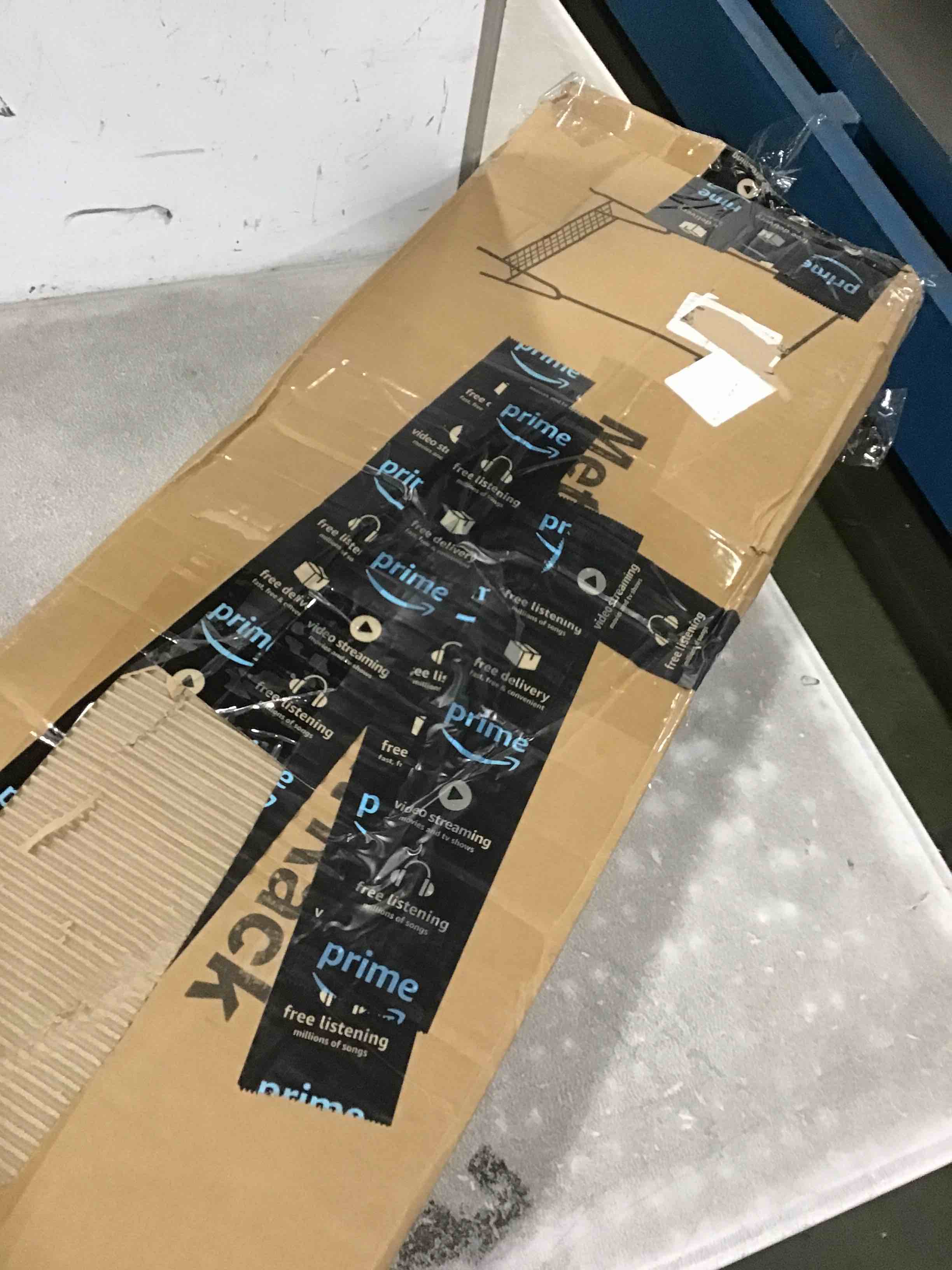 https://s3.amazonaws.com/lotting-images-prod/bidfta/YEL5971911_1710416594191.jpeg