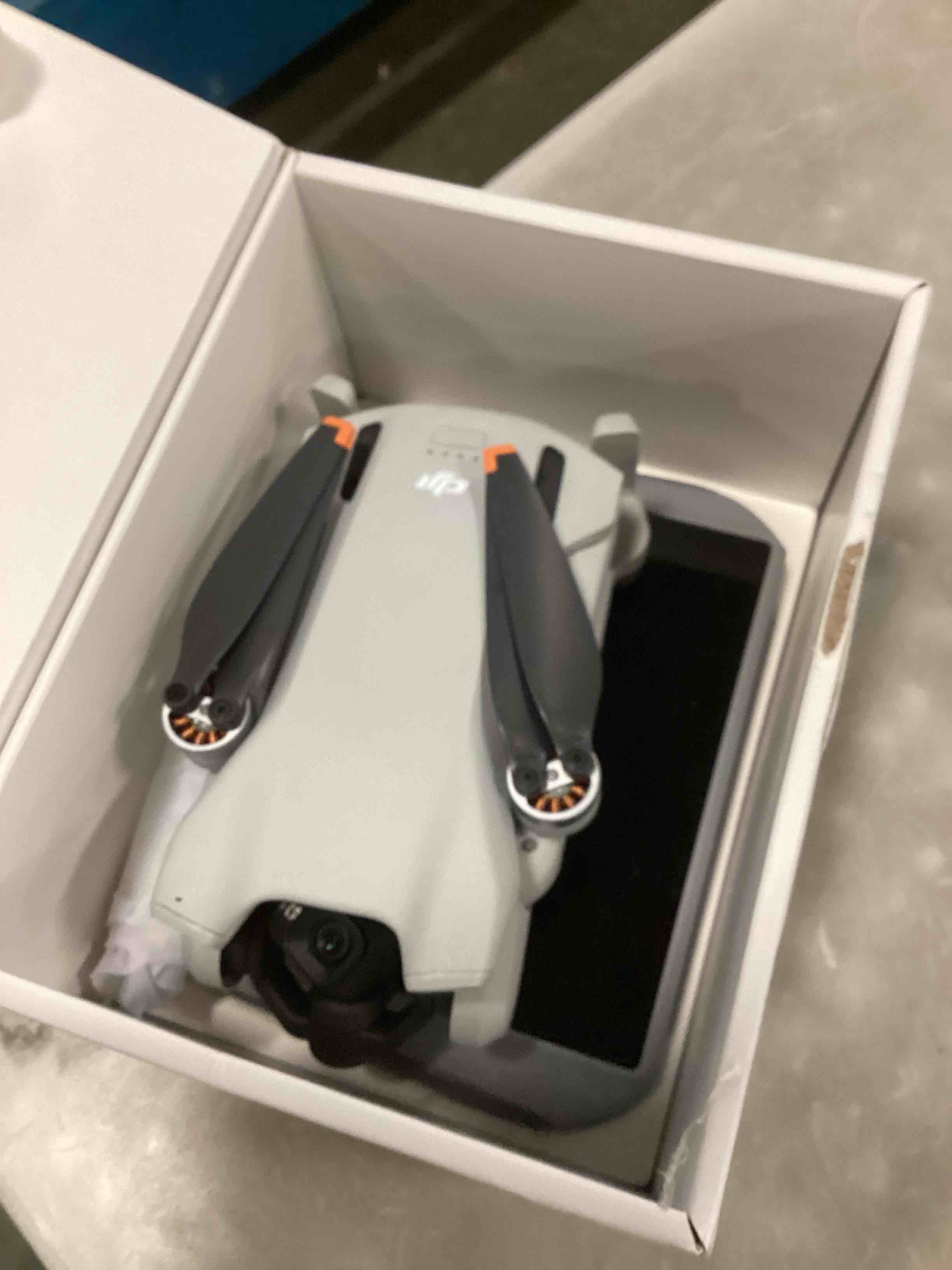 https://s3.amazonaws.com/lotting-images-prod/bidfta/YEL5972043_1709068700209.jpeg