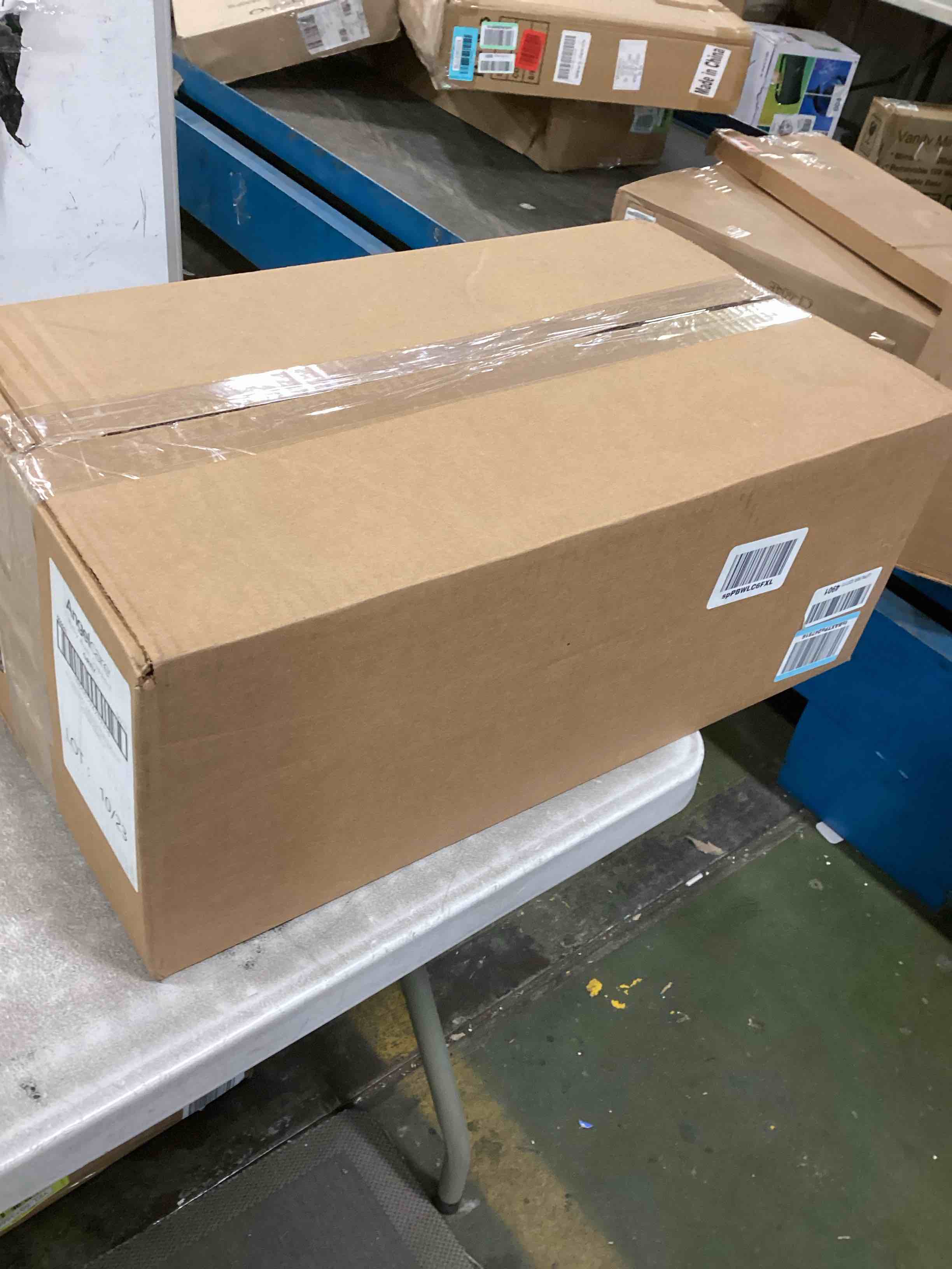 https://s3.amazonaws.com/lotting-images-prod/bidfta/YEL5972209_1709137638658.jpeg