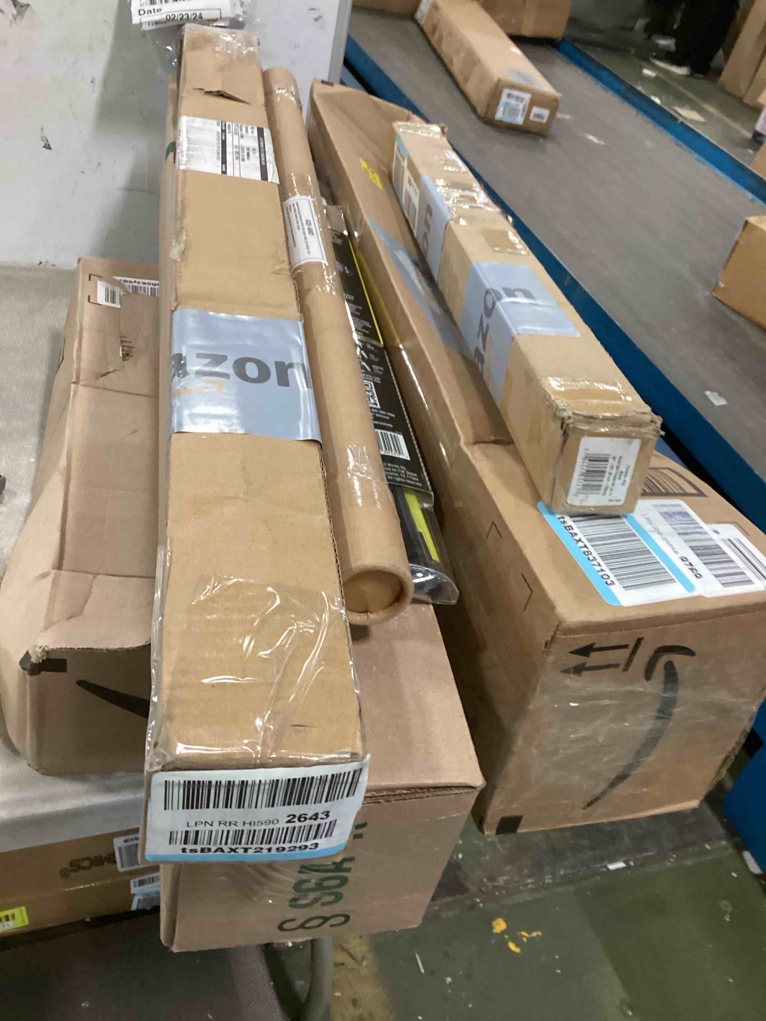 Assorted miscellaneous items for maintenance home and accessories for cars 