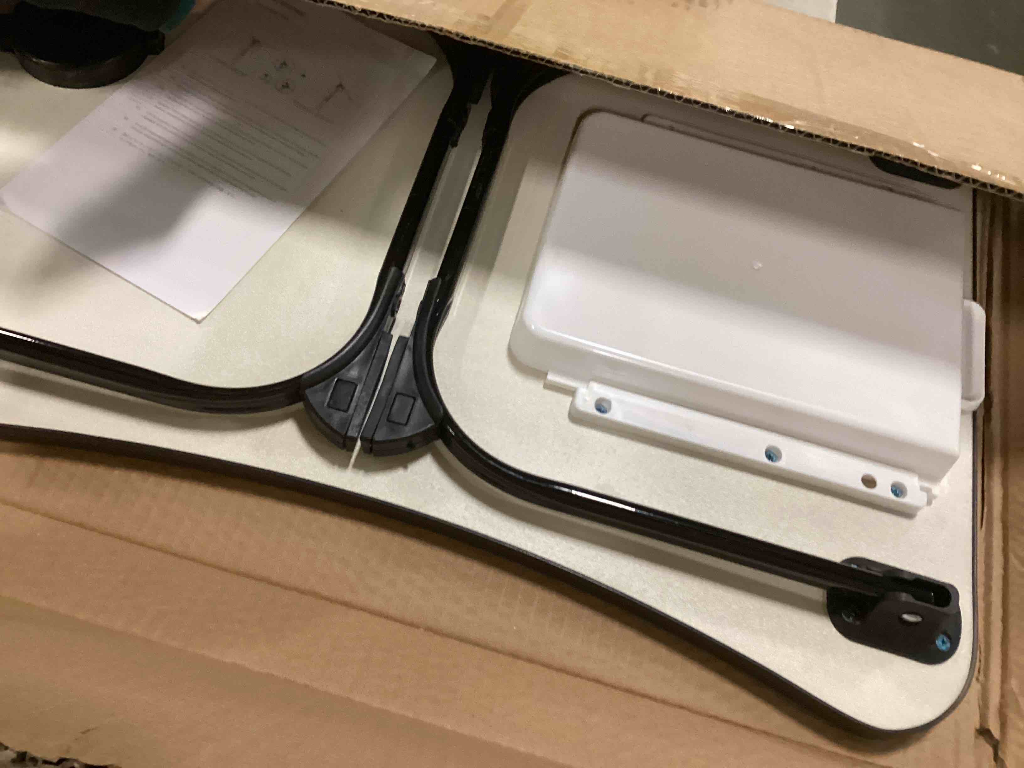 https://s3.amazonaws.com/lotting-images-prod/bidfta/YEL5972879_1709315665784.jpeg