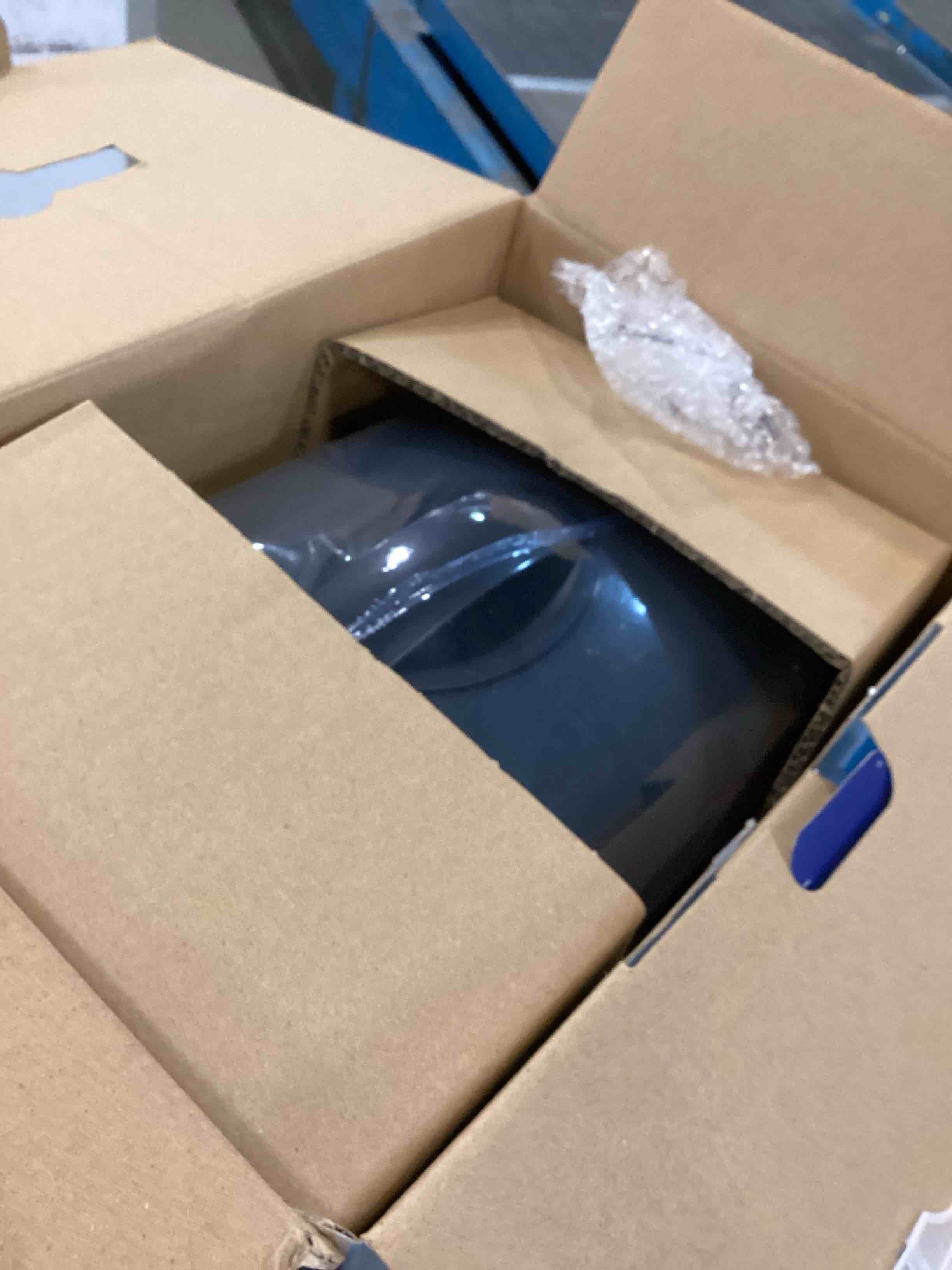 https://s3.amazonaws.com/lotting-images-prod/bidfta/YEL5973067_1709474625986.jpeg