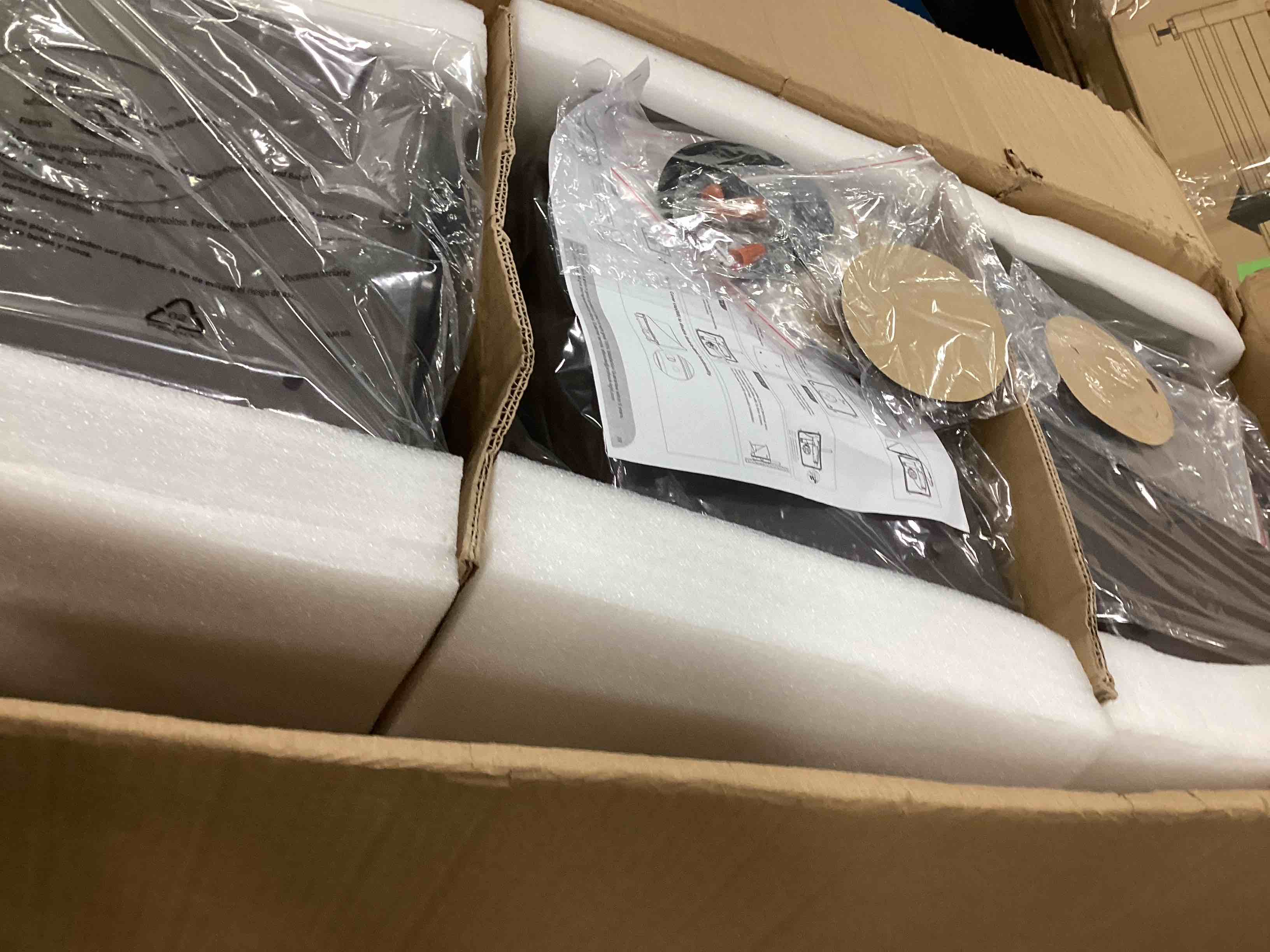 https://s3.amazonaws.com/lotting-images-prod/bidfta/YEL5973298_1709554417927.jpeg