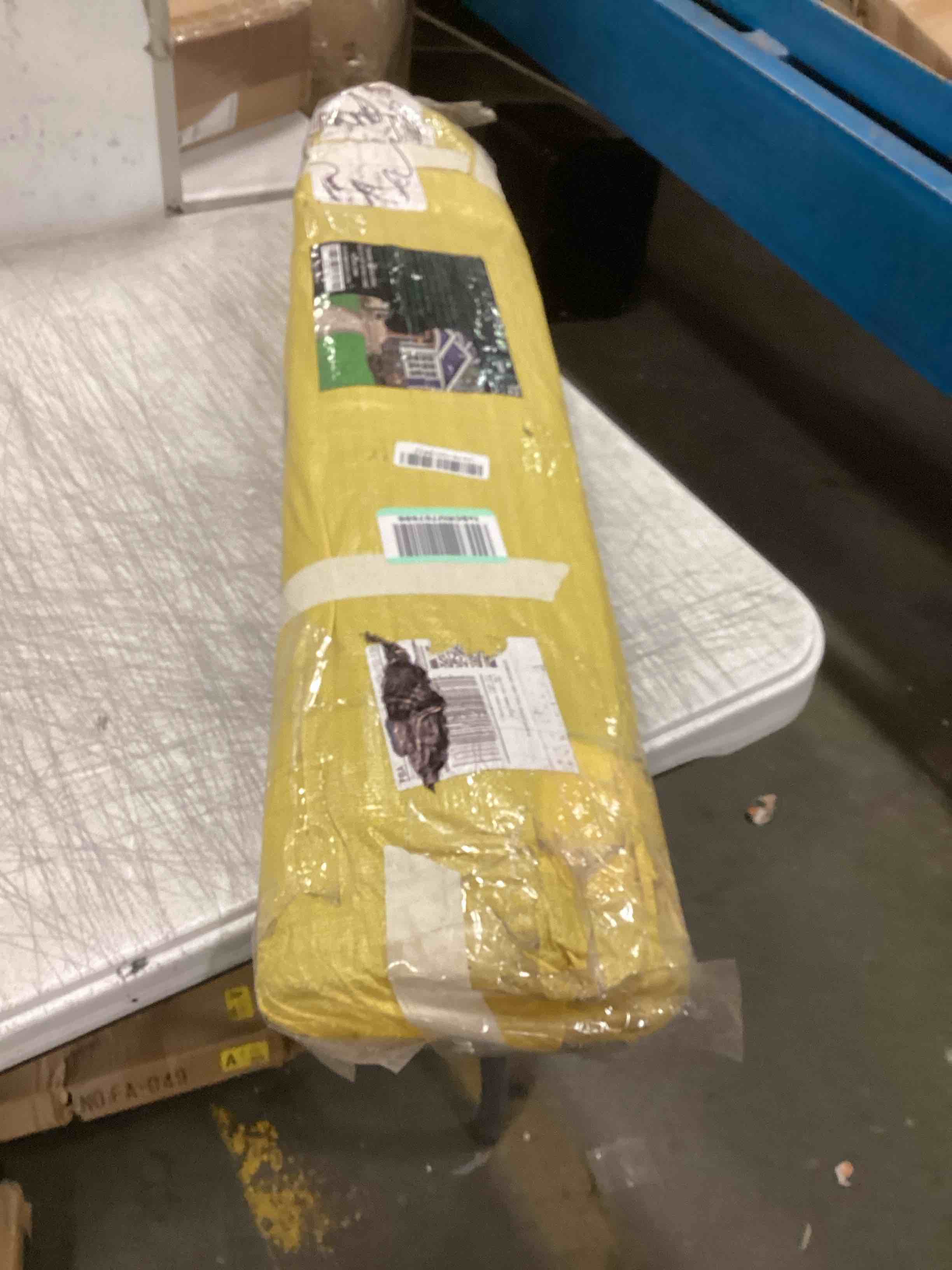https://s3.amazonaws.com/lotting-images-prod/bidfta/YEL5973306_1709555496432.jpeg