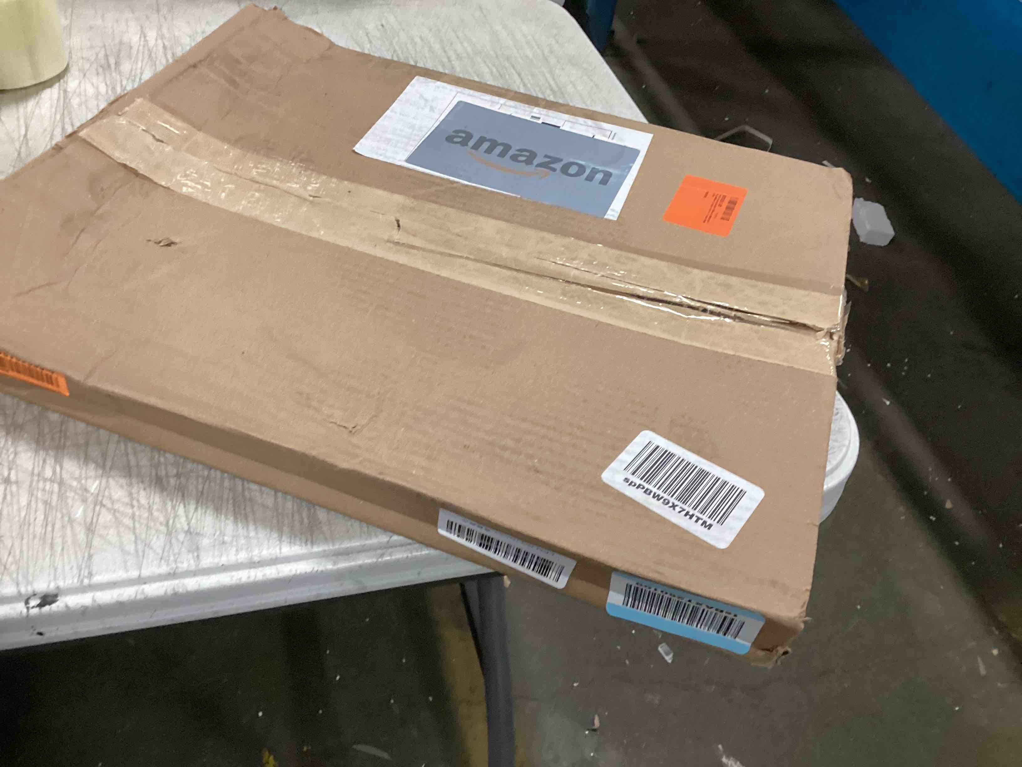 https://s3.amazonaws.com/lotting-images-prod/bidfta/YEL5973416_1709563836644.jpeg