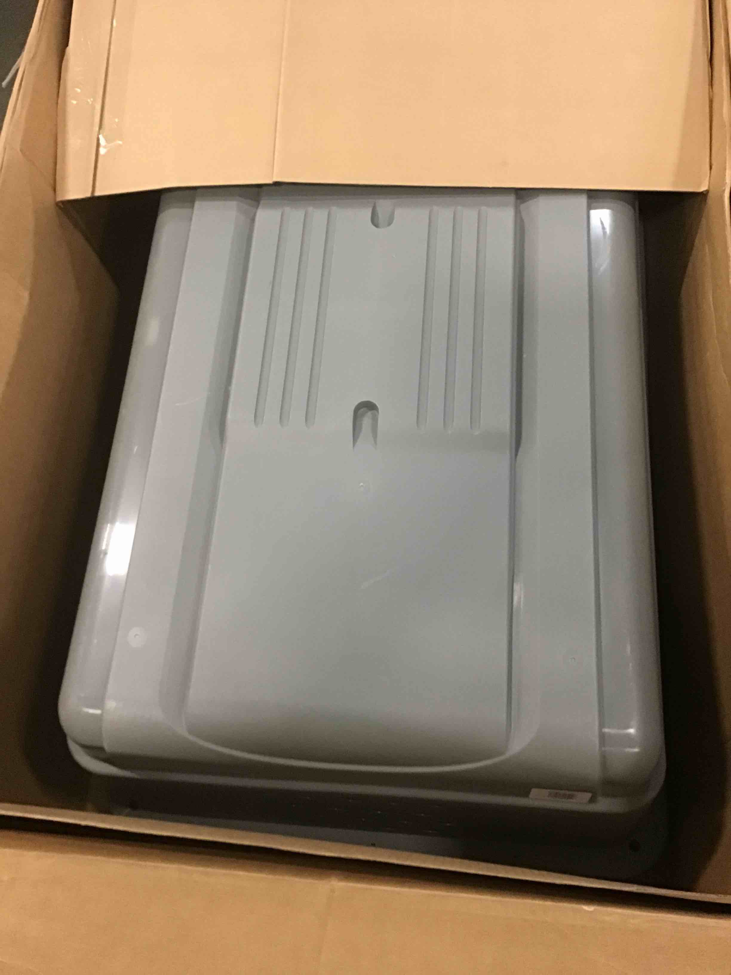 https://s3.amazonaws.com/lotting-images-prod/bidfta/YEL5973523_1709122606574.jpeg