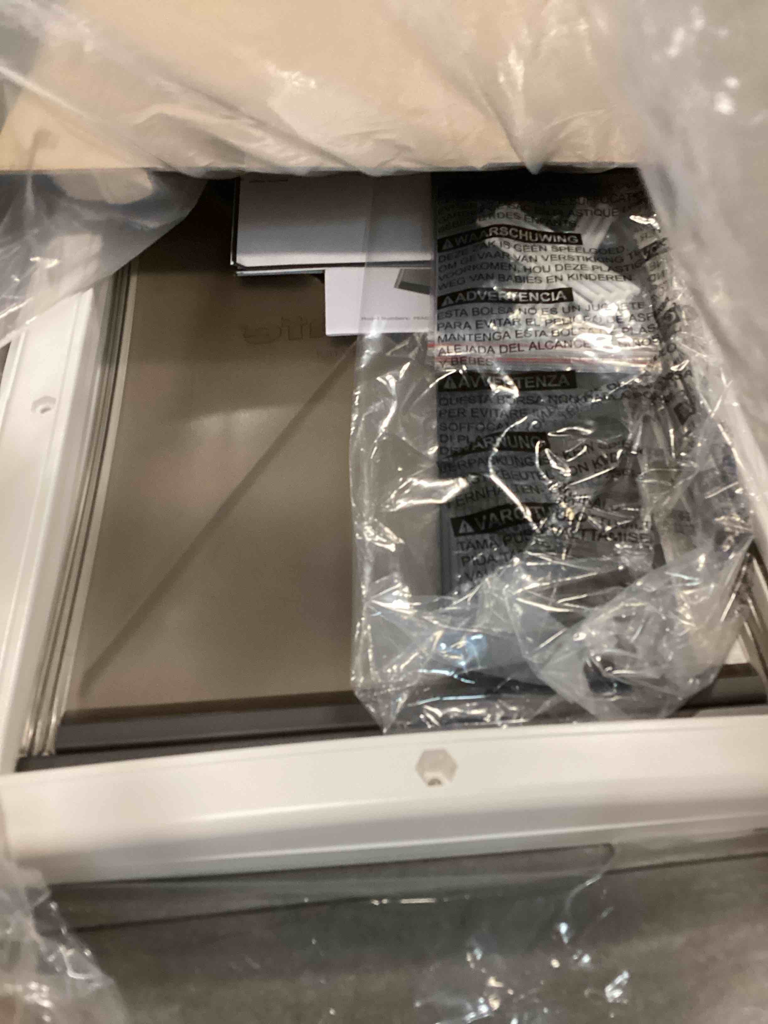 https://s3.amazonaws.com/lotting-images-prod/bidfta/YEL5976428_1709659570930.jpeg