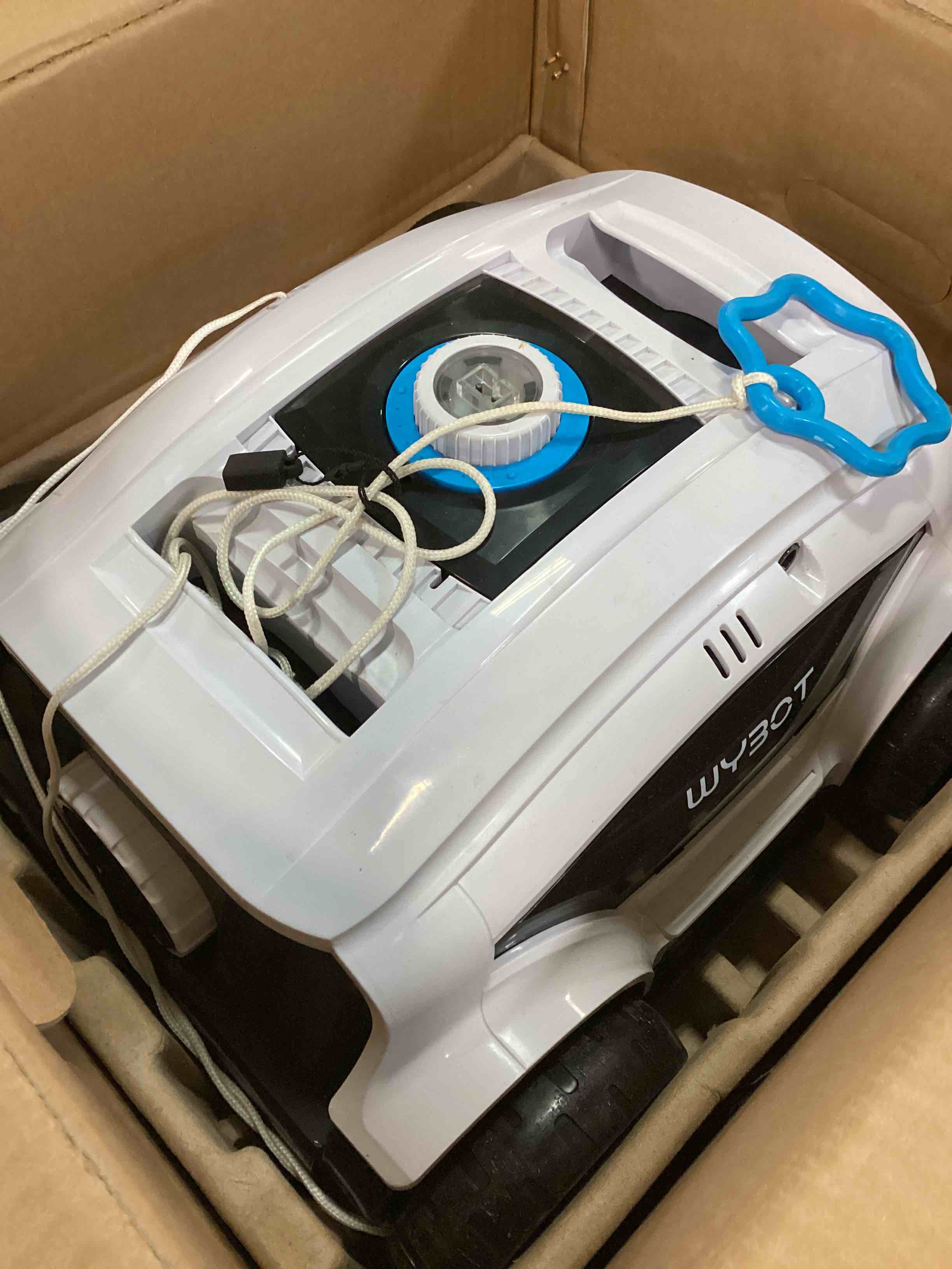 https://s3.amazonaws.com/lotting-images-prod/bidfta/YEL5976518_1708950097999.jpeg