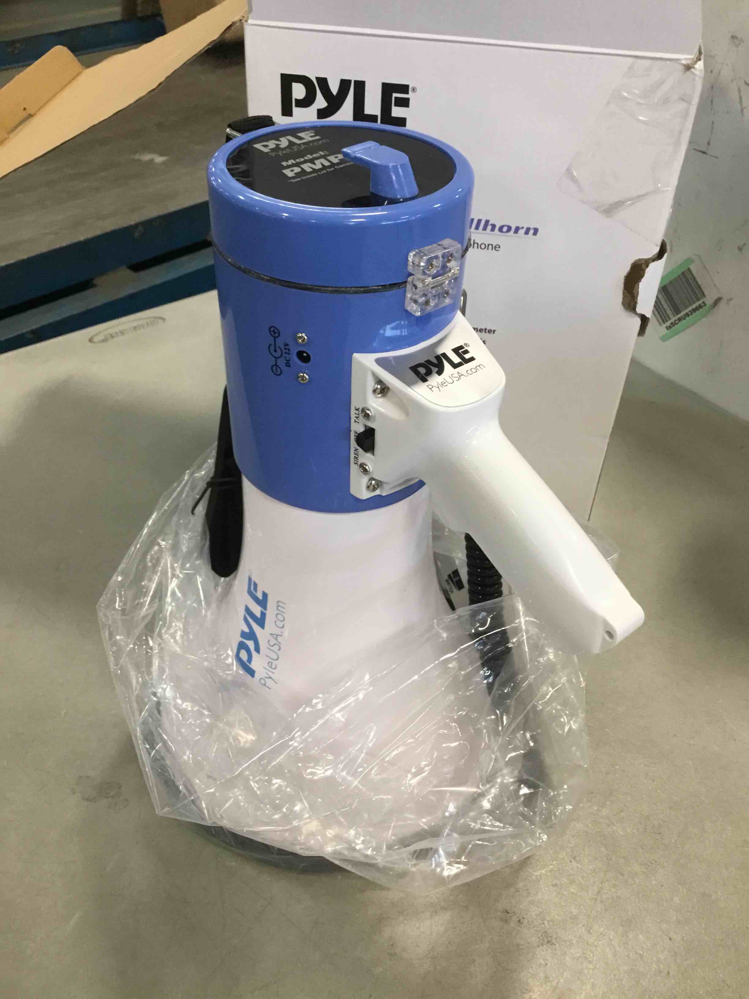 https://s3.amazonaws.com/lotting-images-prod/bidfta/YEL5977355_1709225988714.jpeg